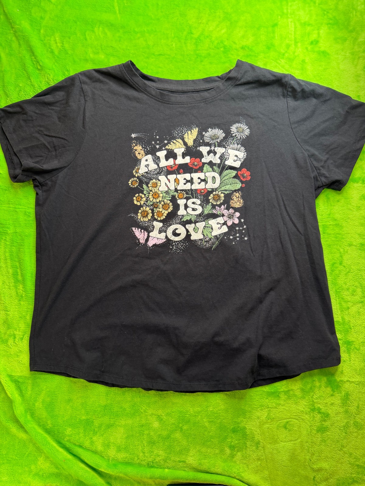 Mighty Fine All We Need Is Love Floral Butterfly Graphic Tee Sz XL
