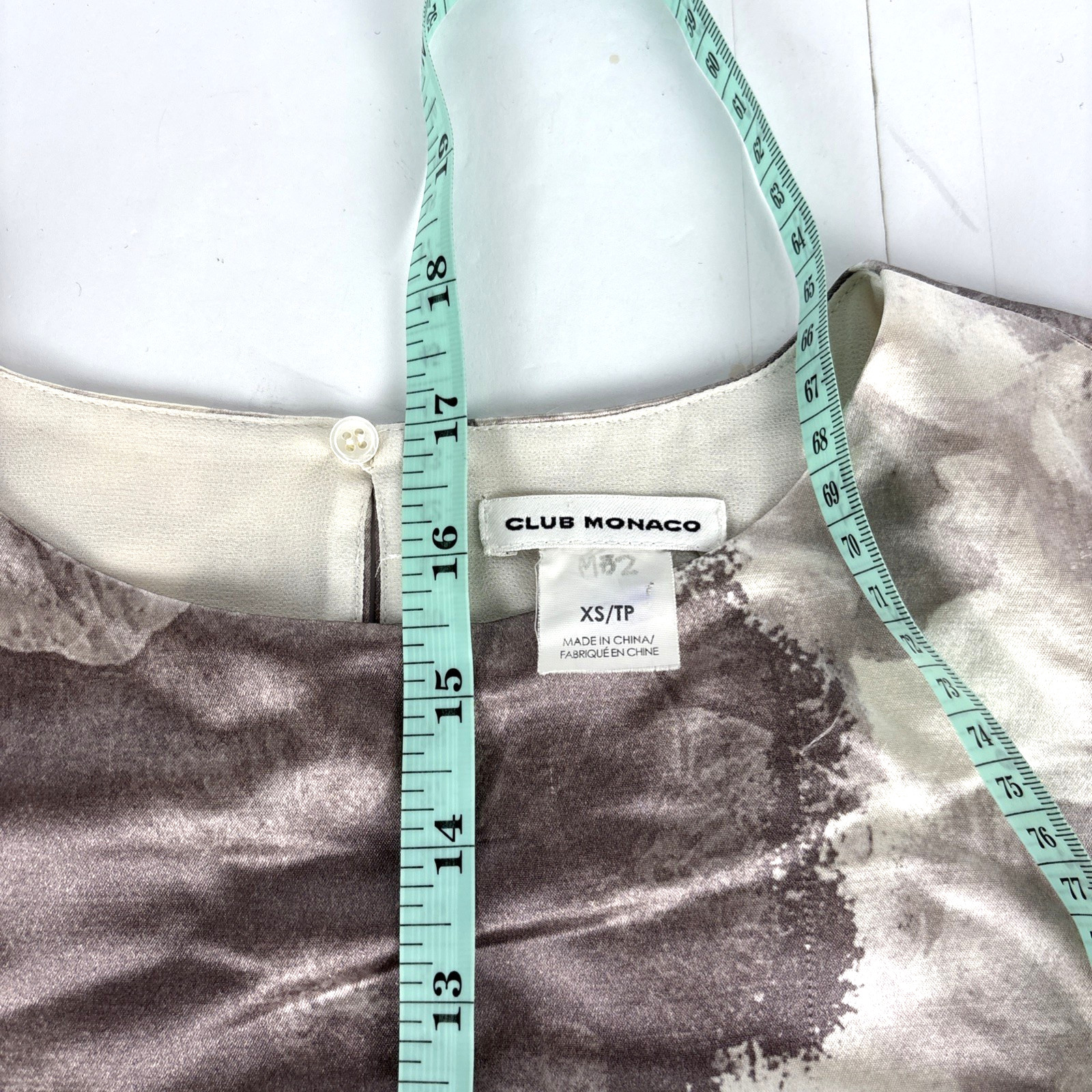 Club Monaco Women’s XS Wool Silk Blend Floral Print Blouse Top Abstract Beige Gr