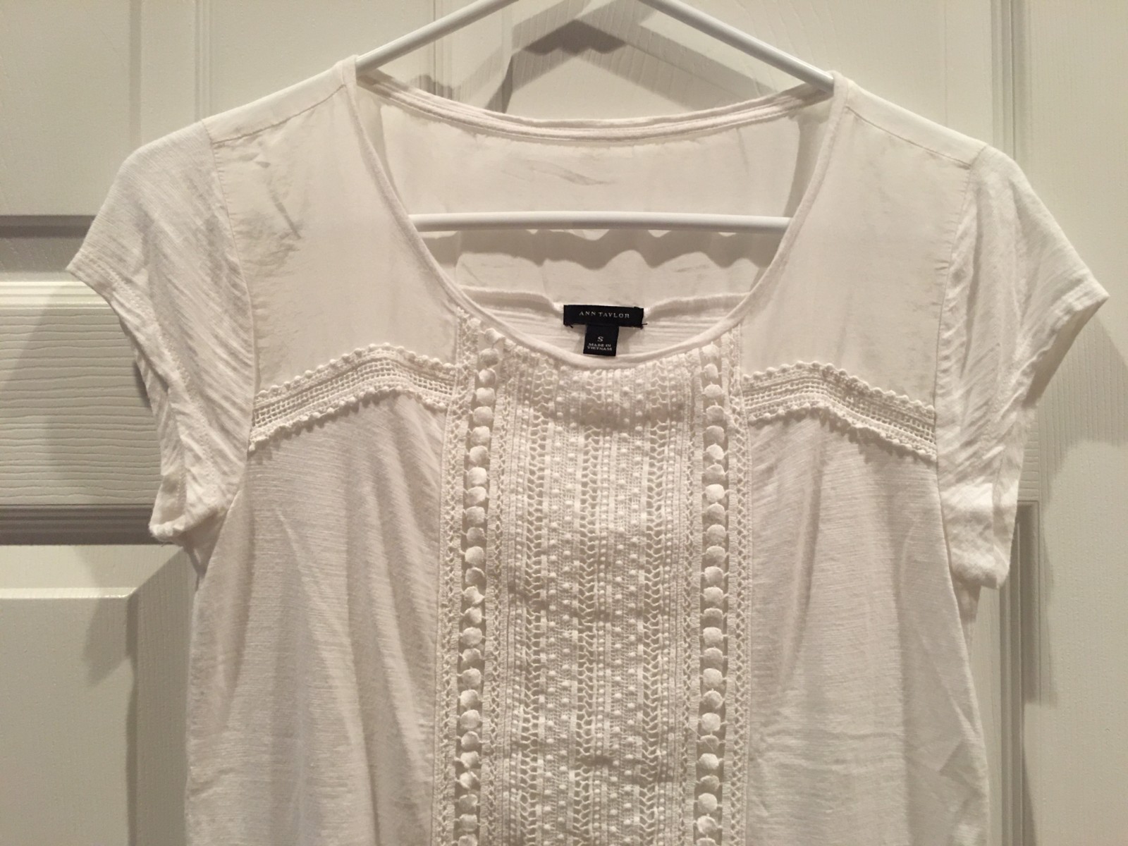 Ann Taylor Short Sleeve Shirt Top Lace Center White size S