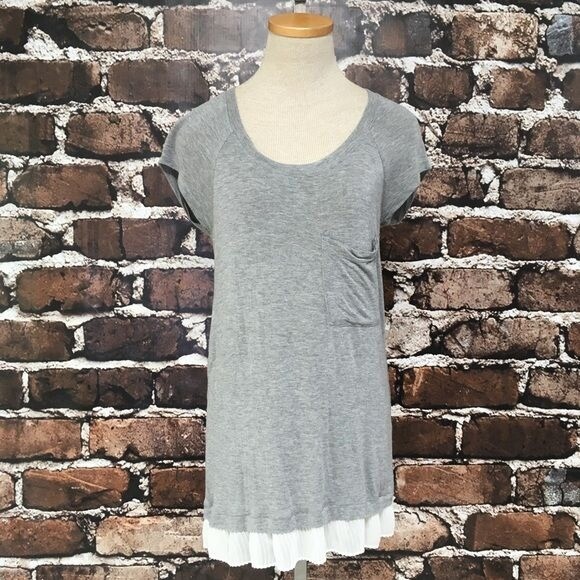 Bordeaux Top Women’s S Small Gray White T-Shirt Tee Tunic Round Neck