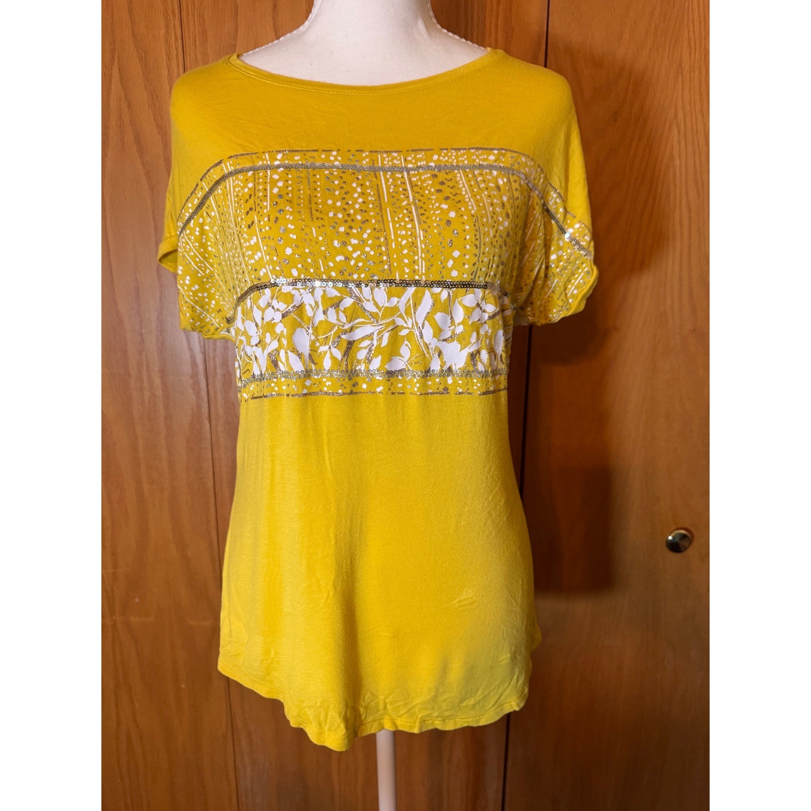 Apt. 9 Womens Yellow Embellished Sequin Floral Short Sleeve Top Size S Small