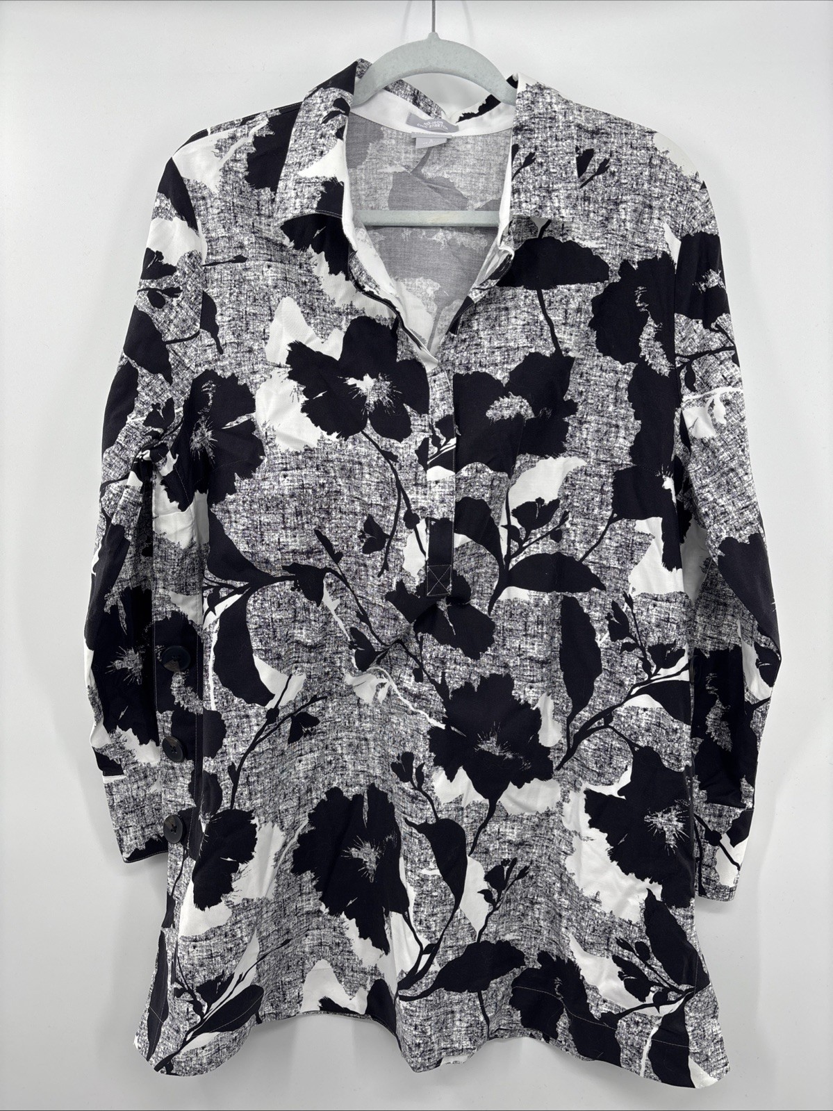 Chico’s Tunic Shirt Black Floral XL Long Sleeve Womens Non Iron Stretch Chic