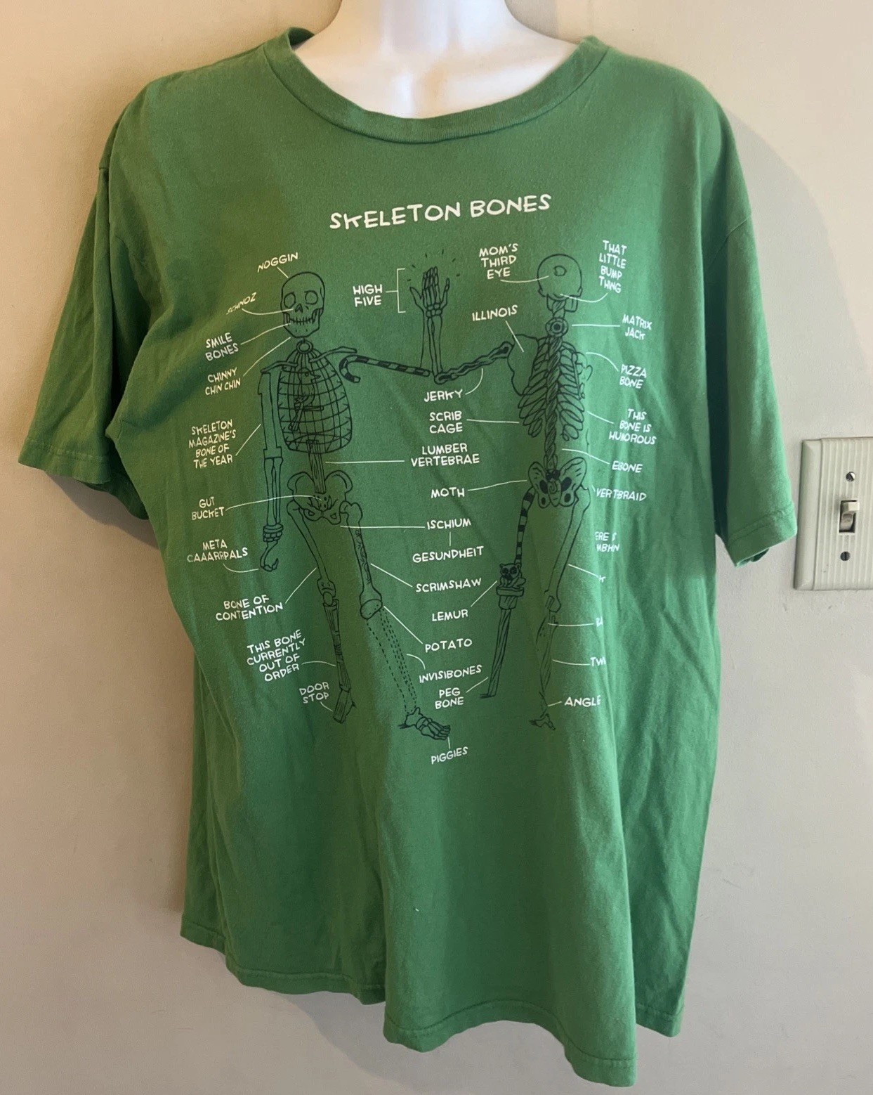 Vtg Unisex Novelty Large Humorous Skeleton Bones Green Short Sleeve Shirt Top