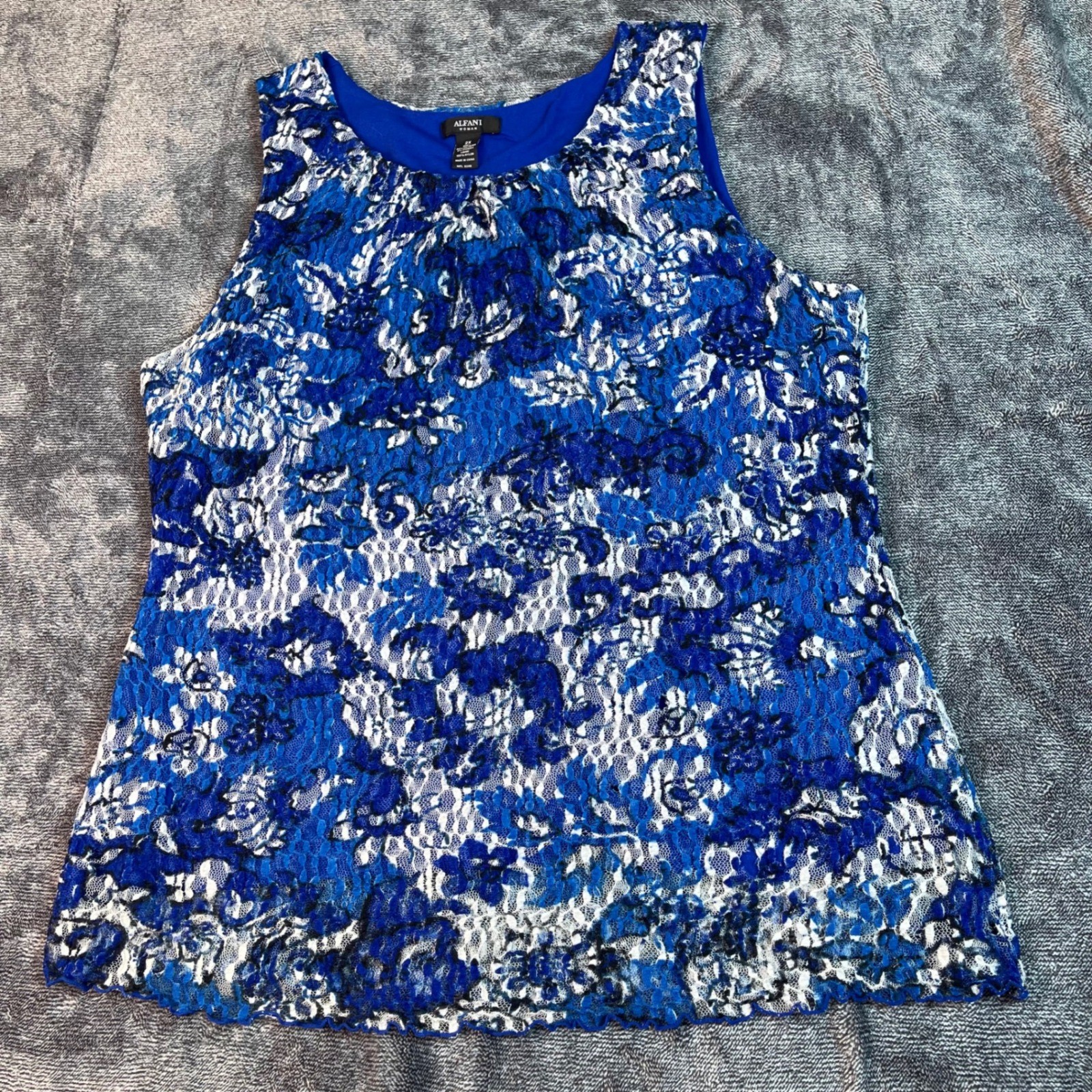 Alfani Woman Blue White Floral Lace Sleeveless Blouse Top Plus Size 2X WPL 8046