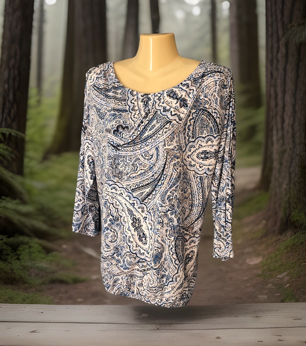 Easy Care Top Size Large White Blue Boho Paisley Elastic Waist 3/4 Slit Sleeves