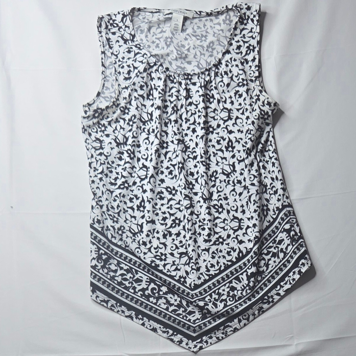 White House Black Market Tunic Top Small S Black White Floral Handkerchief Hem