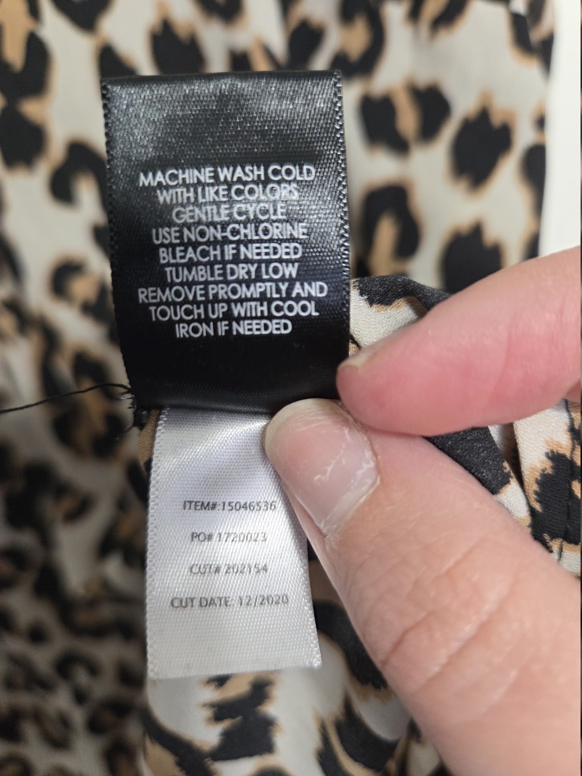 Torrid Leopard Animal Print Woven V-Neck 3/4 Roll Tab Zip Blouse, 1