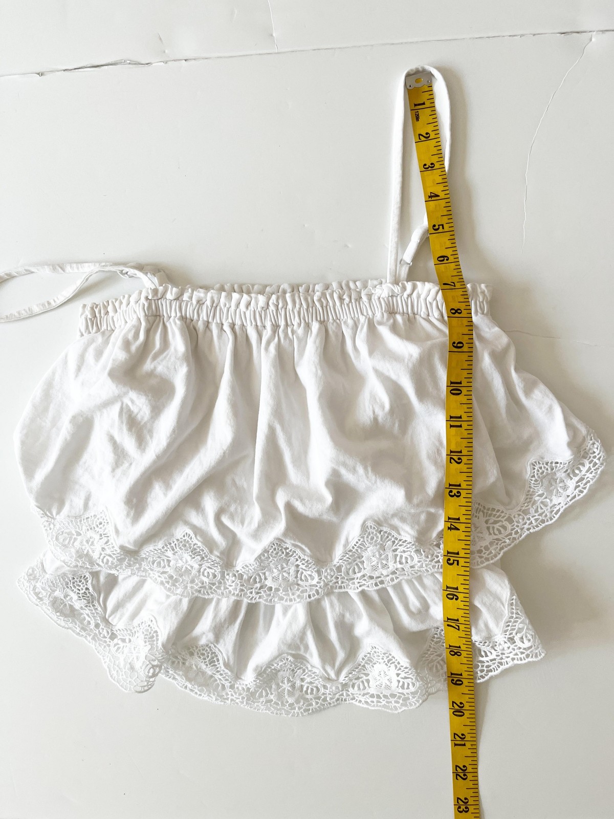 Express Tank Top Womens XS White Lace Trim Ruffle Hem Elastic Waist Cami Boho