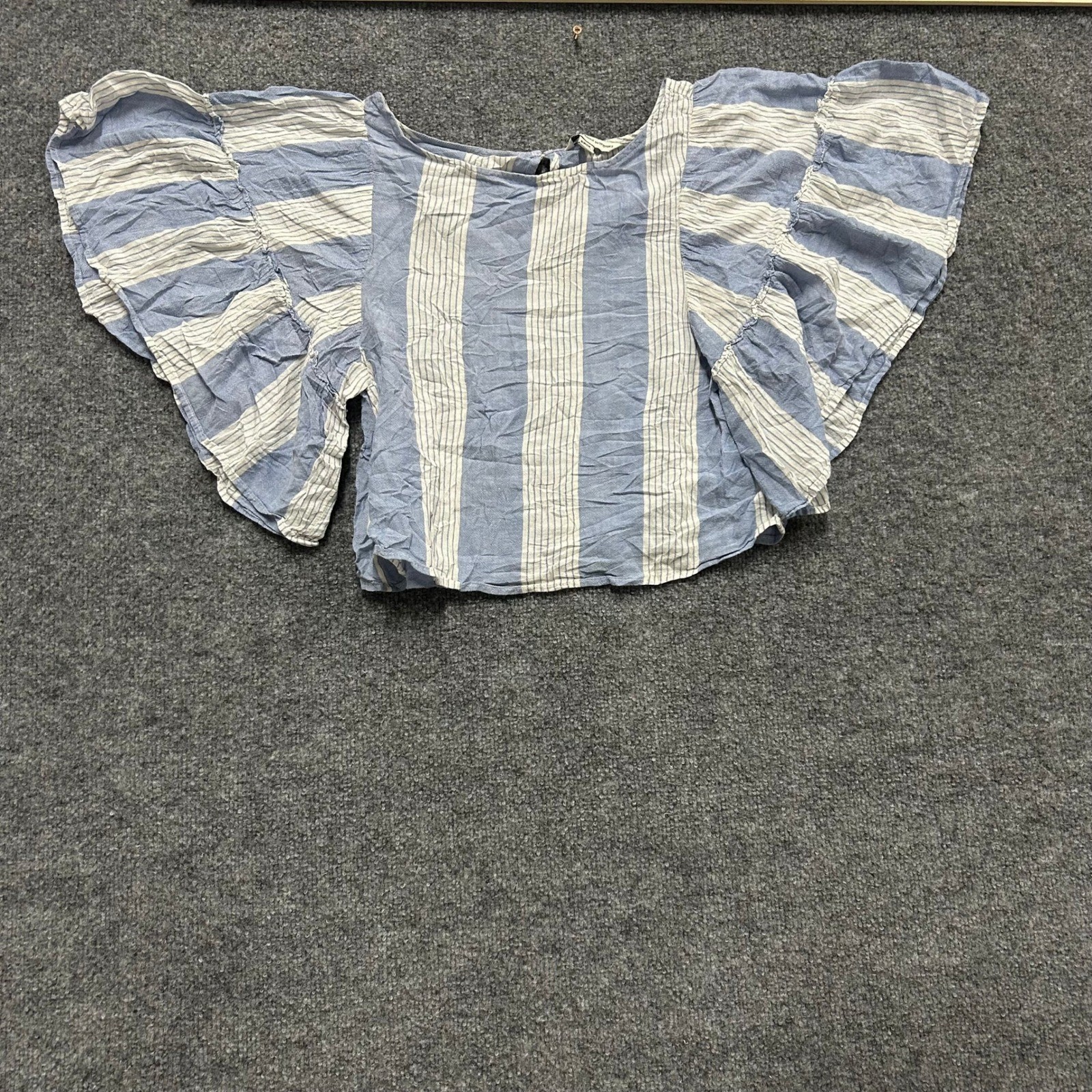 American Eagle Top Womens Size S Blue Striped Flutter Sleeve Cropped Casual Boho