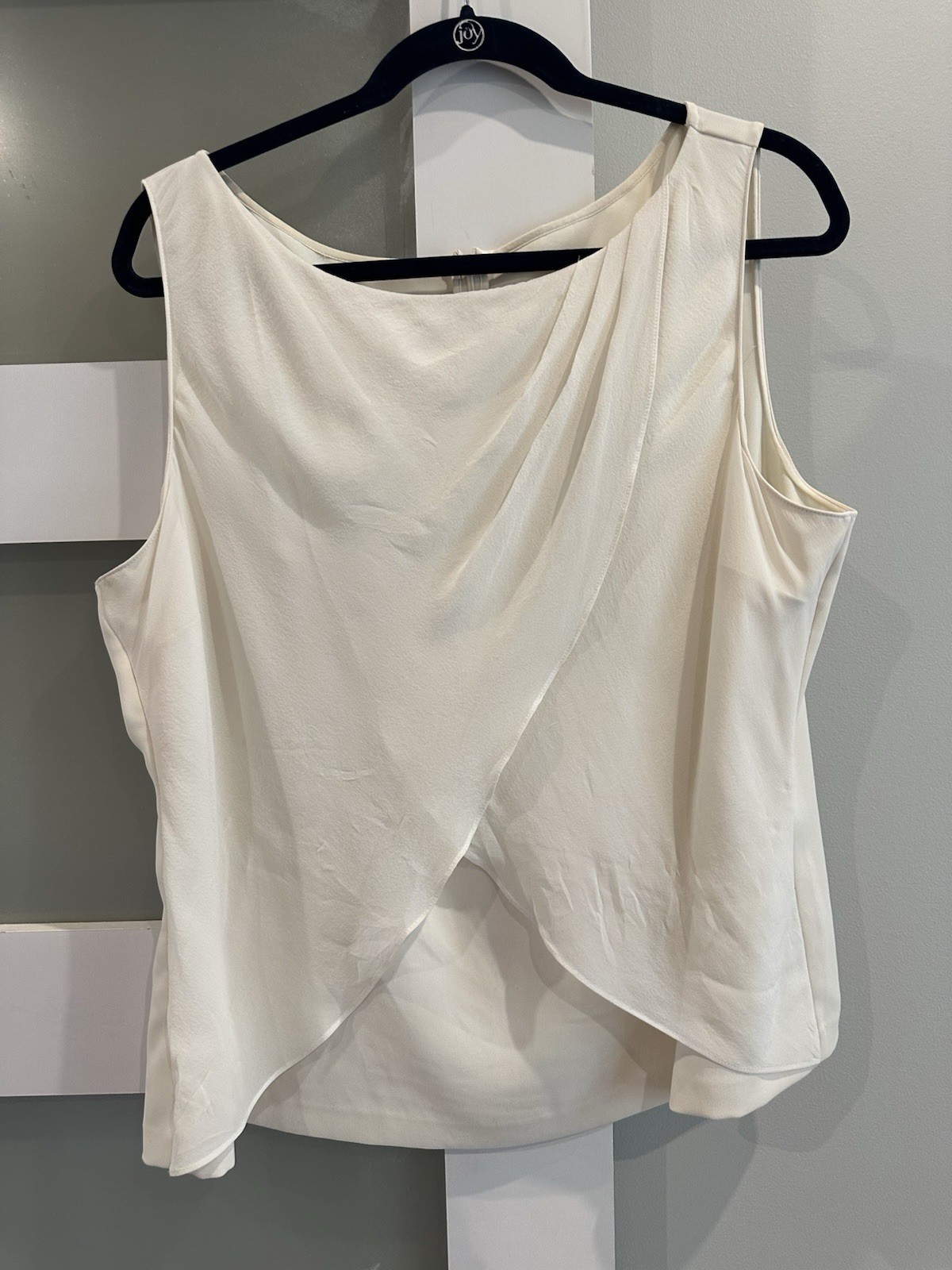 St. John Women’s Ivory Blouse Women’s XL Sleeveless and Elegant Tank Top