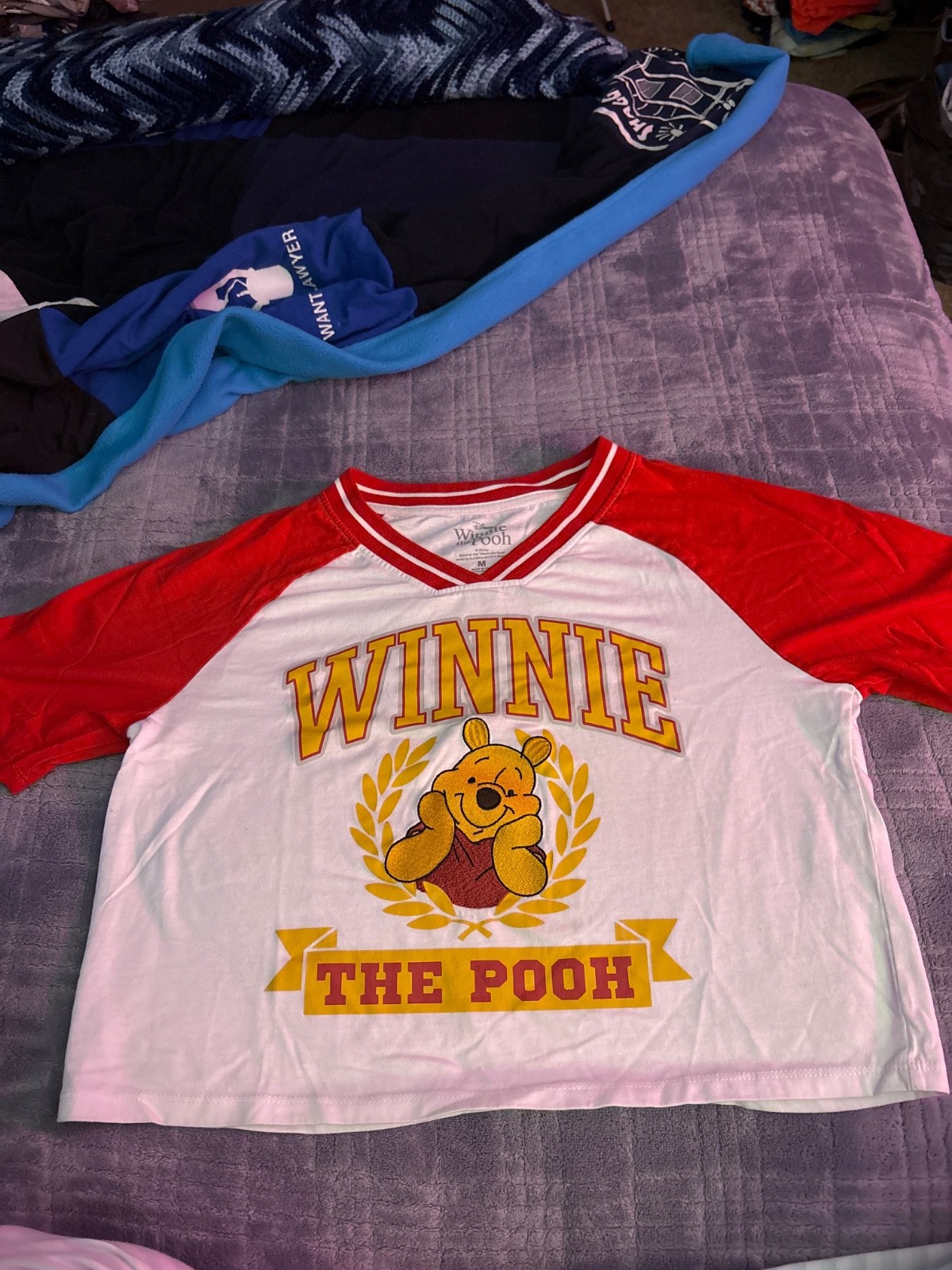 euc juniors graphic Winnie the Pooh t-shirt size medium