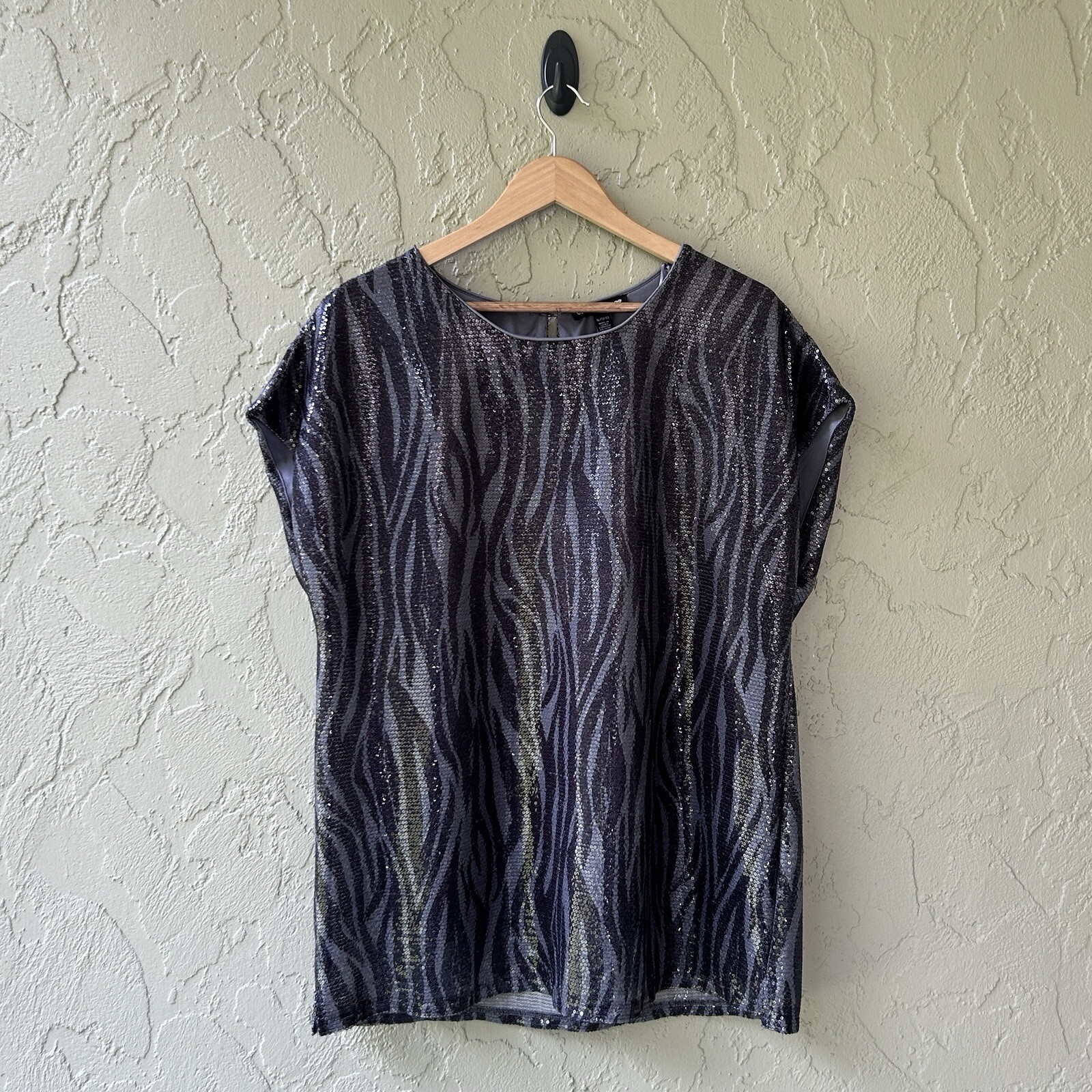 Cable & Gauge Women’s XL Black Gray Multi Sequin Zebra Cap Short Sleeves Top NWT