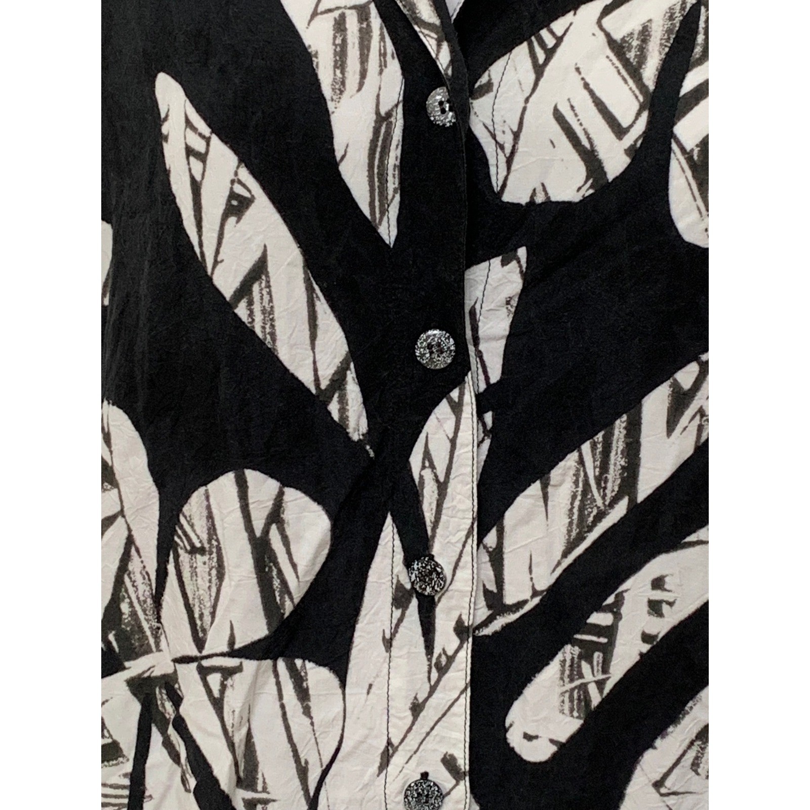 Jams World Valletta Rayon Shirt Women’s Medium Black White Tropical Leaf Hawaii