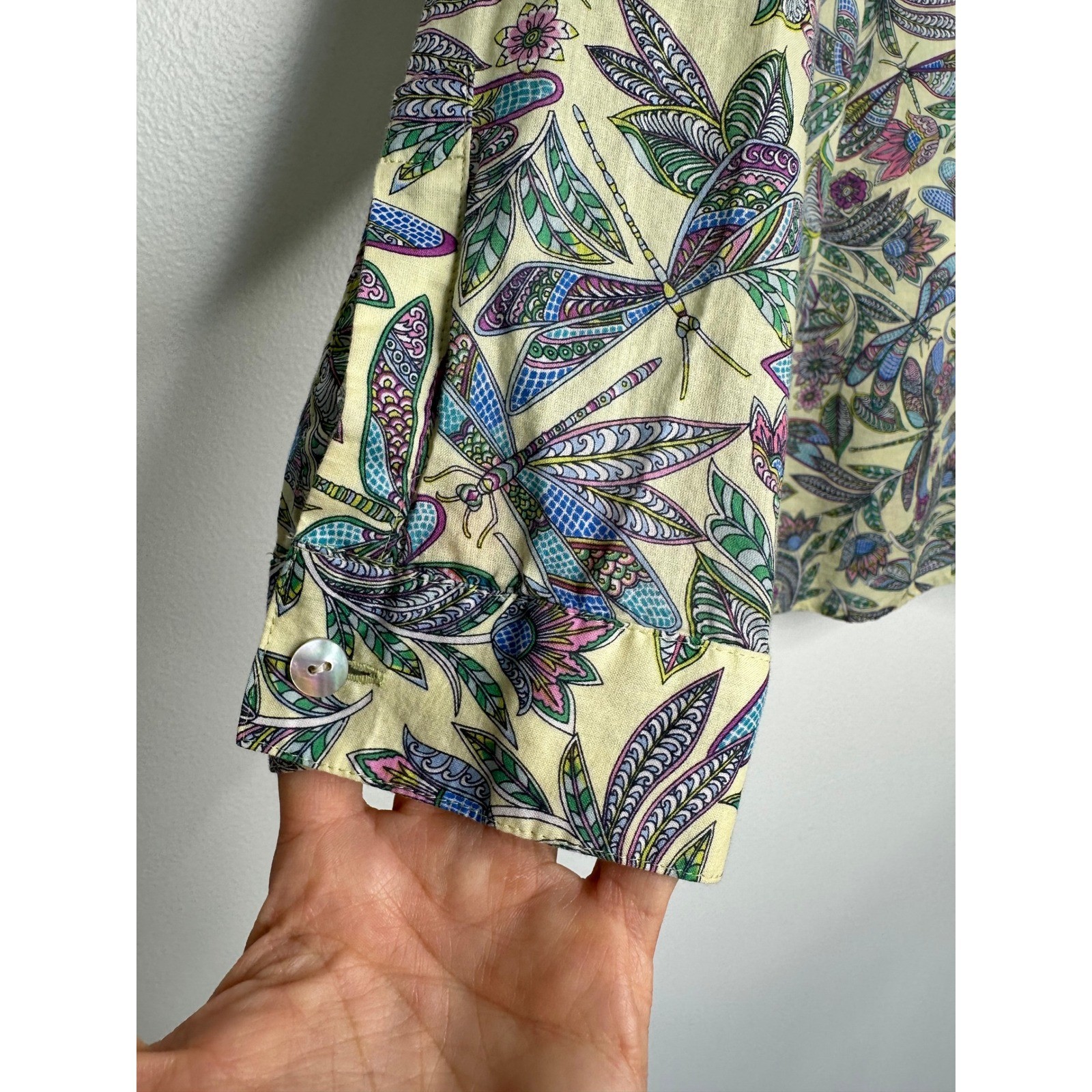 J. Jill Cotton Button Down Shirt Size M Yellow Dragonfly Paisley Floral Artsy
