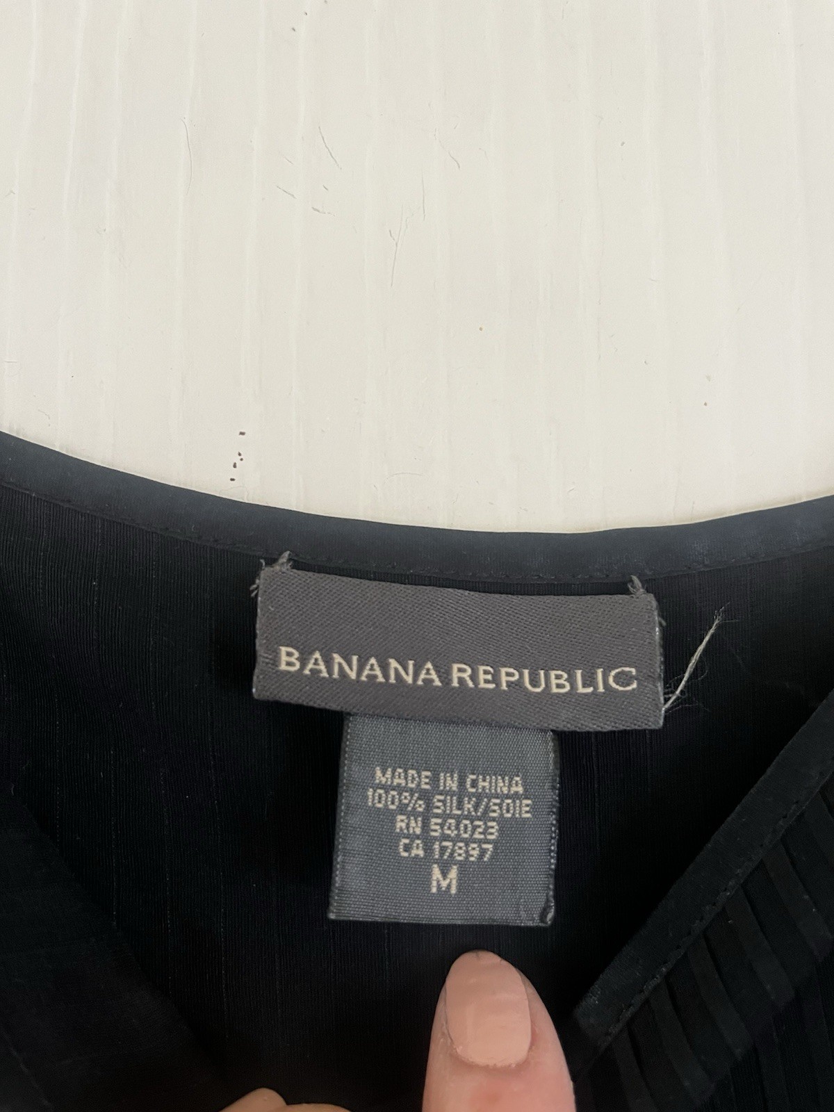 VTG Banana Republic Silk Pleated Art Deco Minimalist Tuxedo Button Camisole M