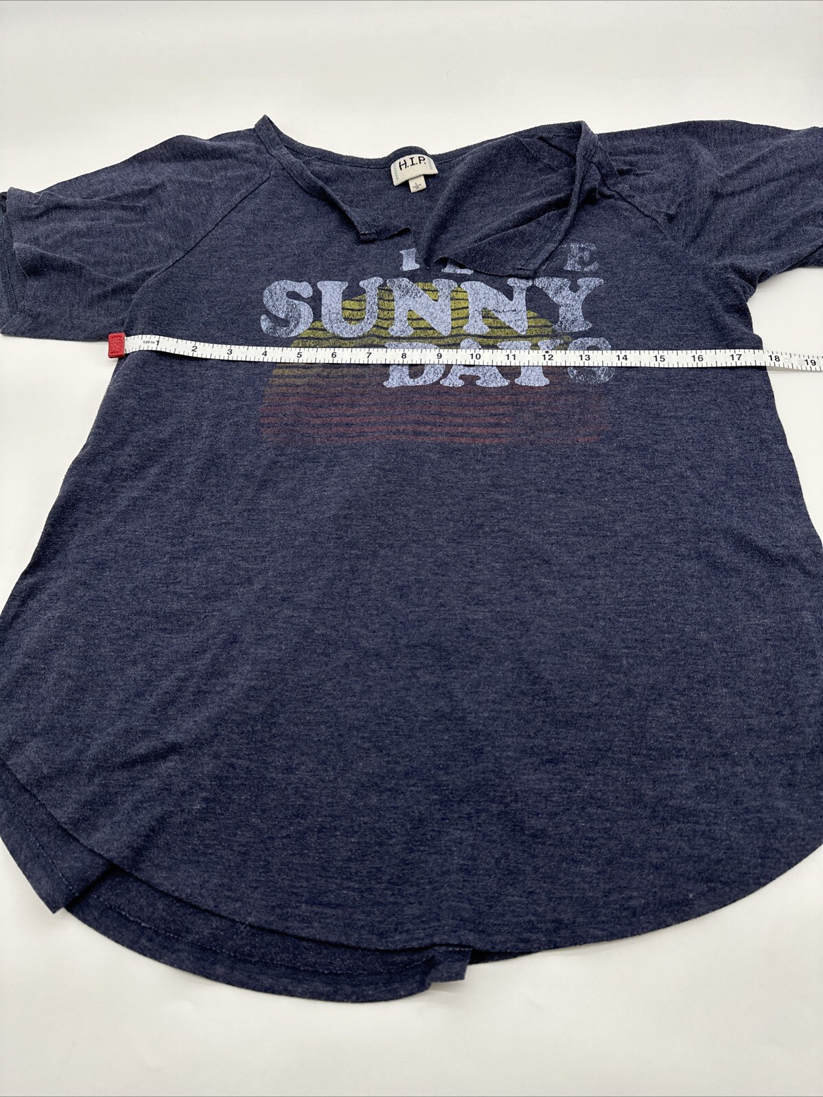 H.I.P T-Shirt Women Large Graphic Print Gray Notched USA.#12996