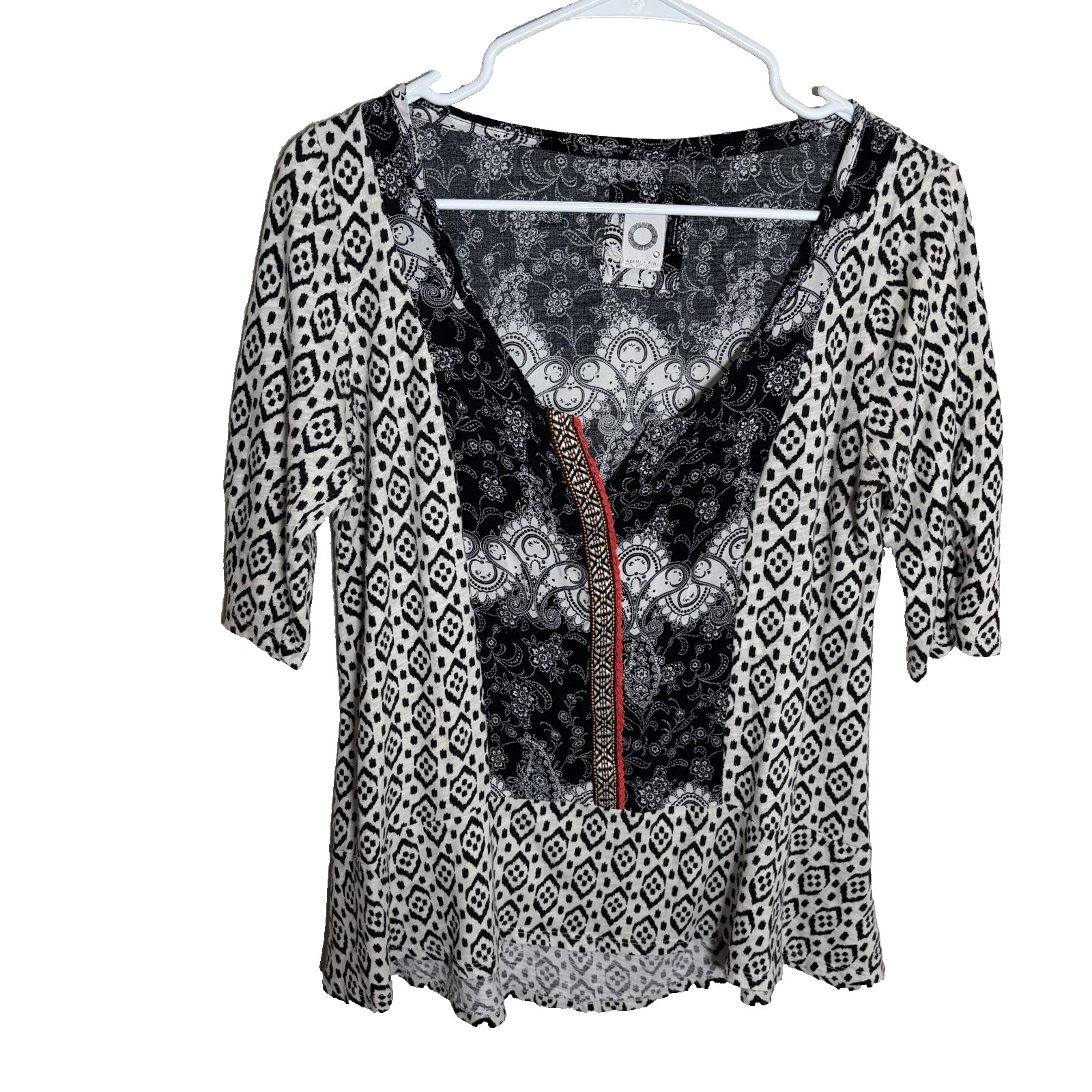 Anthropologie Akemi + Kin Blouse Women’s Medium V-Neck Short Sleeve Casual Top