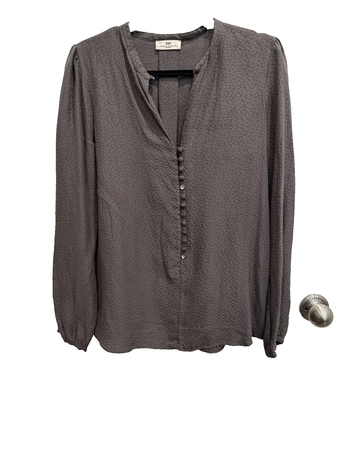 DAY Birger et Mikkelsen Blouse Womens 38 US 6 100% Silk Grey Textured Button Top