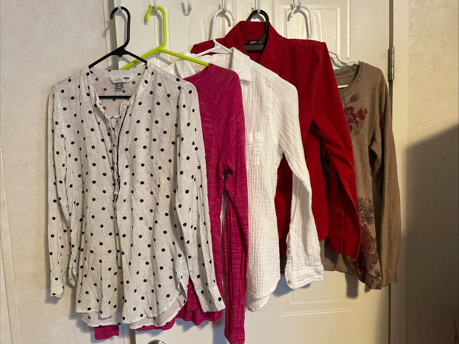 Bundle Lot of 5 Tops Womens Size S Assorted Pullover Button-Up Old Navy Tek Gear