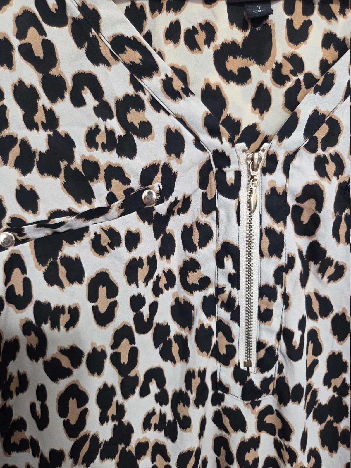 Torrid Leopard Animal Print Woven V-Neck 3/4 Roll Tab Zip Blouse, 1