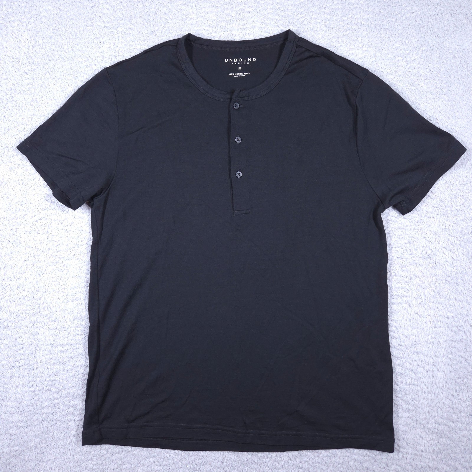 Unbound Merino Short Sleeve Henley T-Shirt Women’s Medium Black 100% Merino Wool