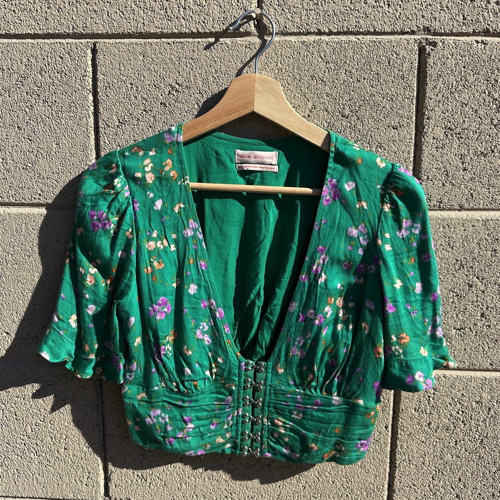 Urban Outfitters Green Floral Hook & Eye Smocked Puff Sleeve Crop Top Blouse M