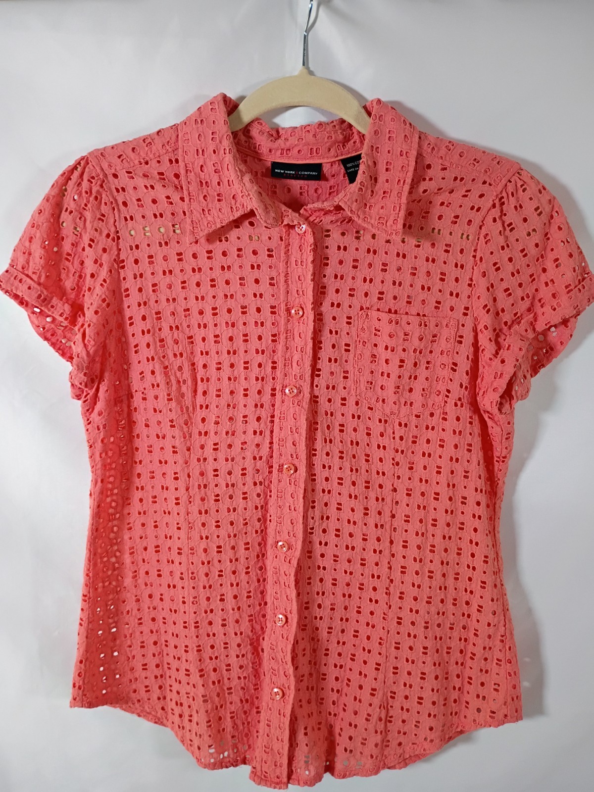 New York & Company Womens M Coral Eyelet Button Down Shirt Short Sleeve Cotton