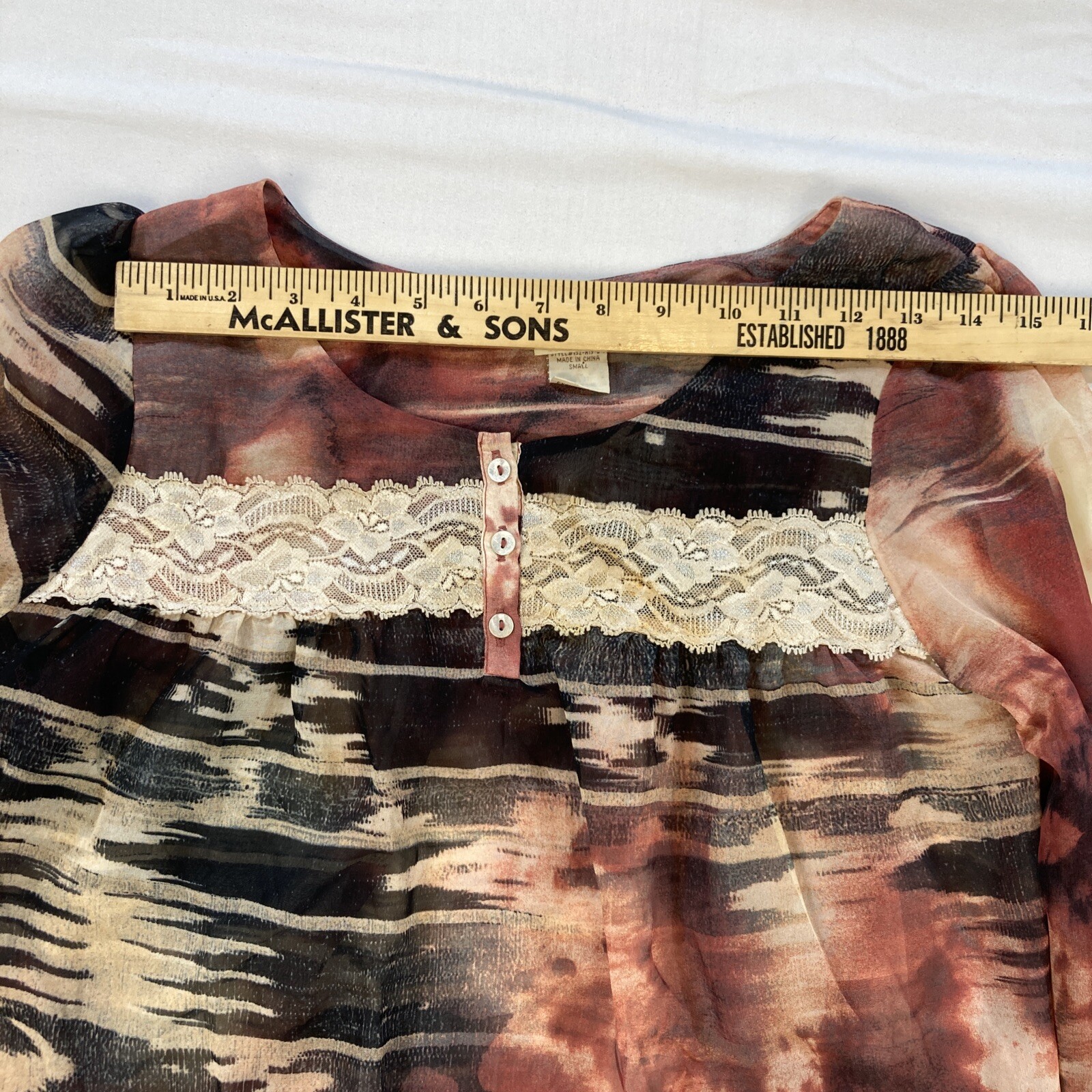 Daytrip Womens Small Lace Accent Sheer Long Sleeve Patterned Blouse Top EUC