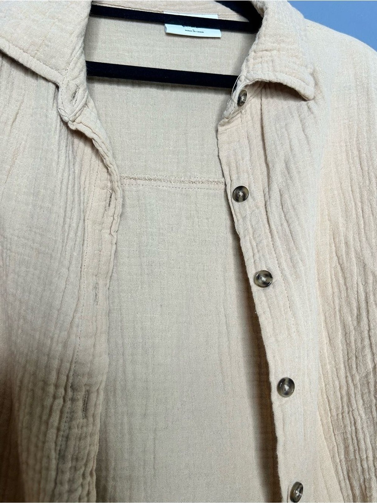 100% Gauze Cotton Relaxed Button-Down Shirt in Light Tan Size Large