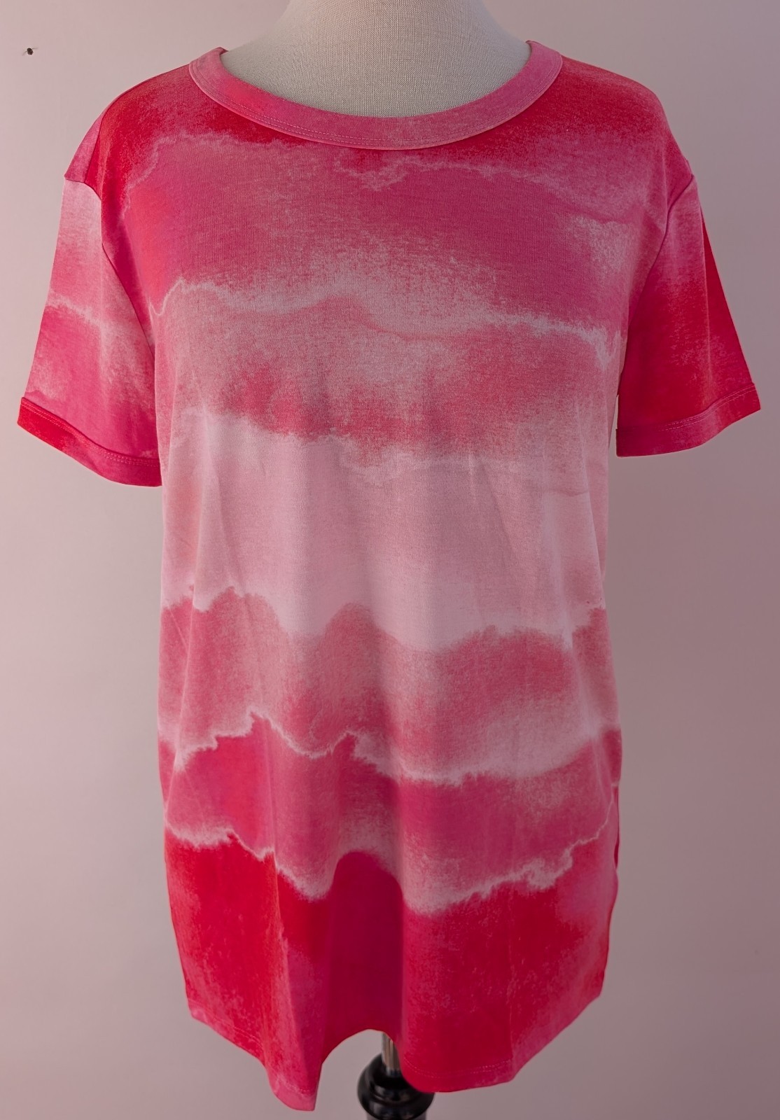 LuLaRoe Medium Liv Tee Beautiful Pink Tie Dye NWT 15