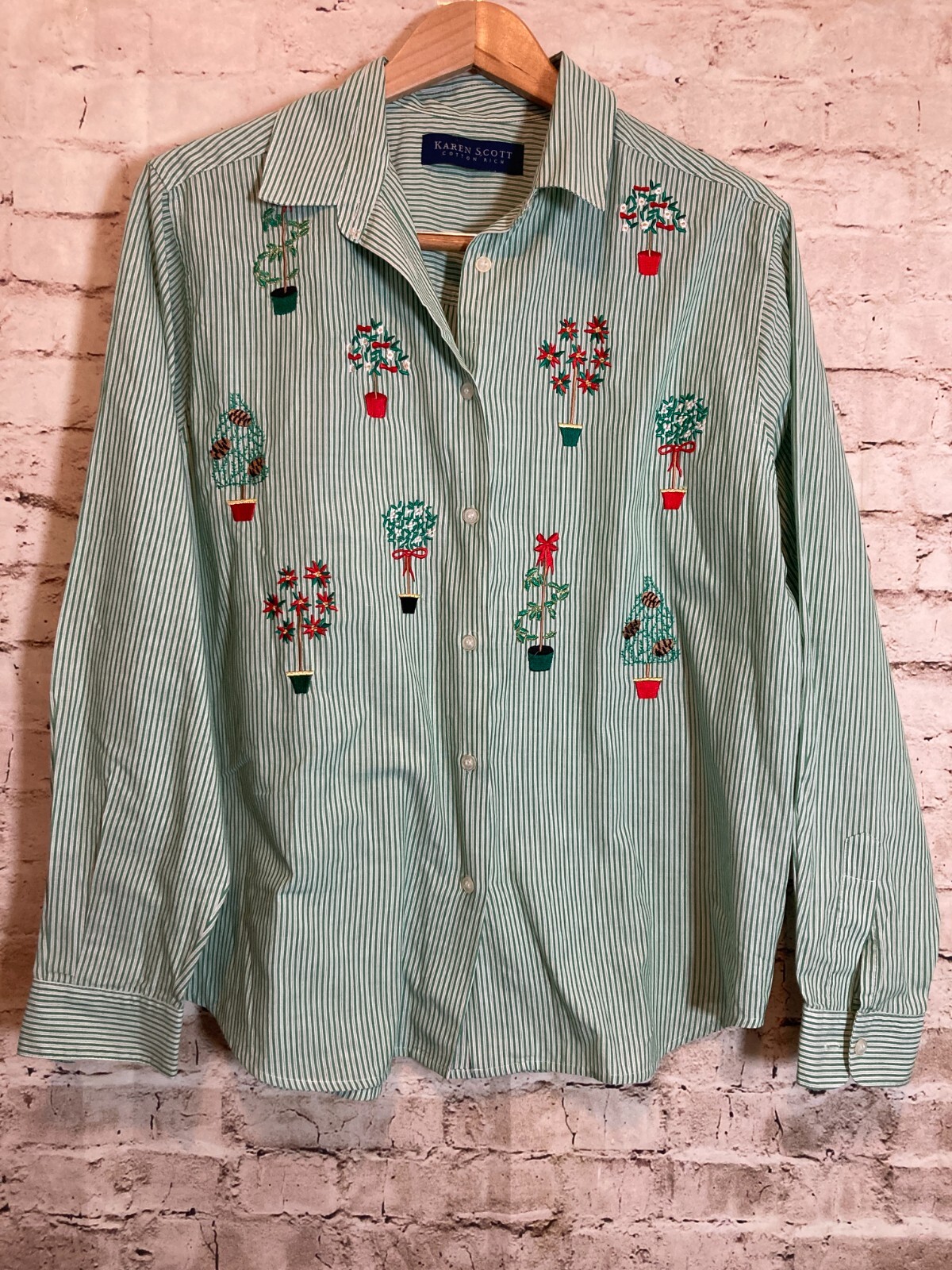 Karen Scott Cotton Rich Top Womens Medium Christmas Plants Embroidered Button Up