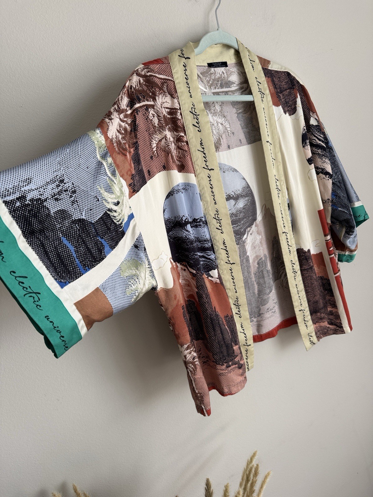 Parfois Collection 100% Viscose Satin Landscape Print Open Front Kimono One Size