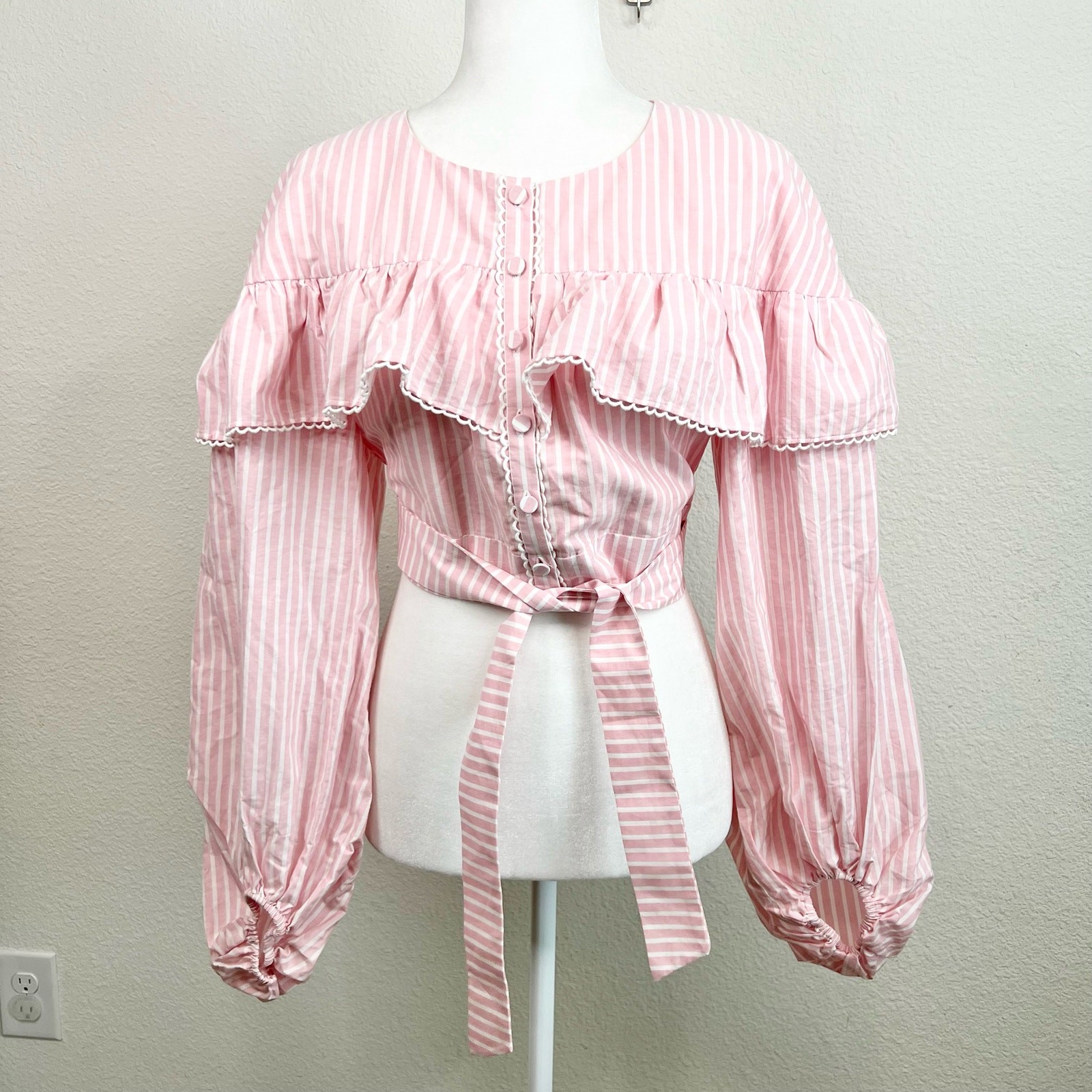 Lovers + Friends Halle Crop Poplin Top Women’s M Pink Stripe Coquette NEW