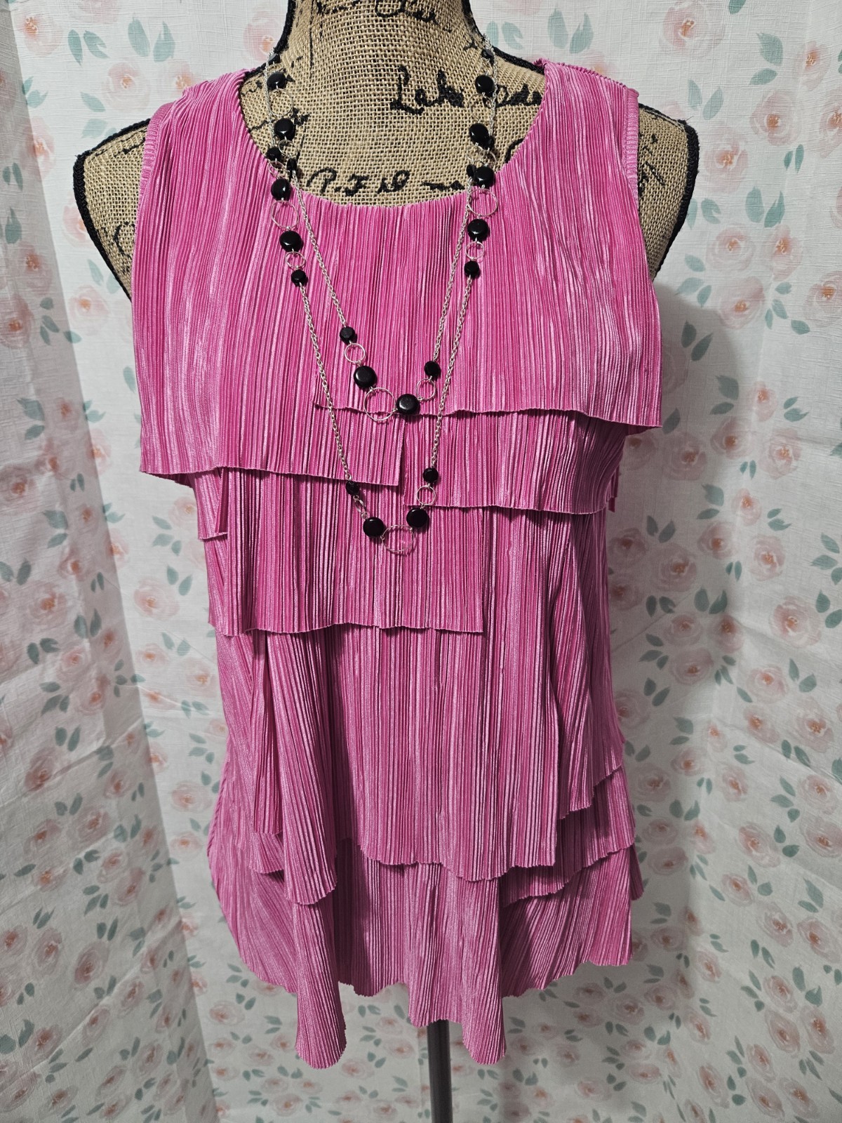 CREATIVE DESIGN WORKS, WOMEN’S PINK POLY SLEEVELESS PLEATED RUFFLED BLOUSE, SZ M