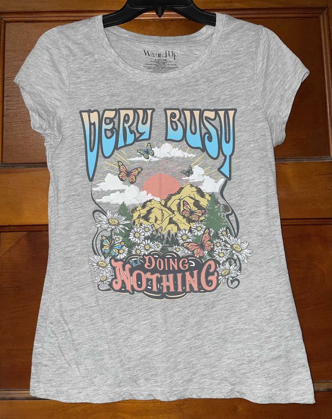 Wound Up Very Busy Doing Nothing Tshirt Juniors Size Large (11-13)