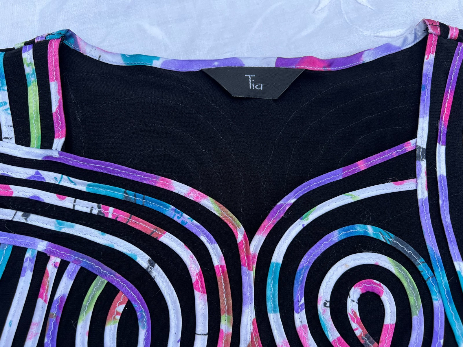 Tia Ladies Top Size 10 Multi Colour Ribbon Swirls Design 36″ Bust