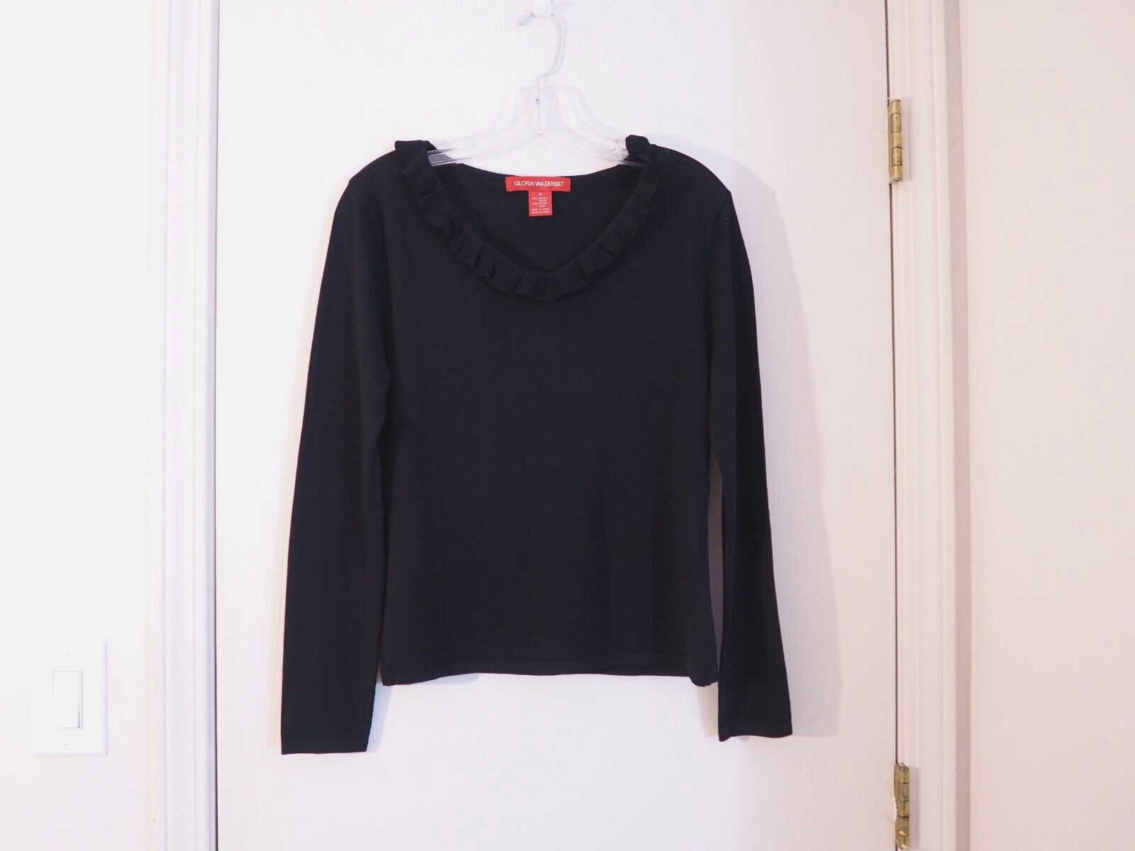 GLORIA VANDERBILT Black Rayon/Nylon V-Neck Ruffled Long Sleeve Knit Top Size M