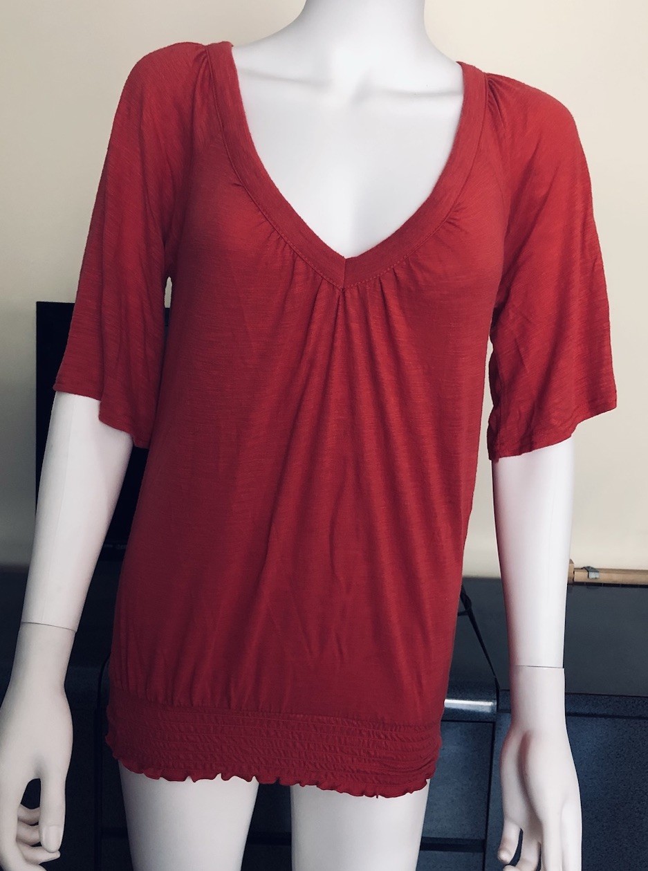 MUDD Womens Pullover – 3/4 Sleeve – Smocked Hem – Brick Red – Size M