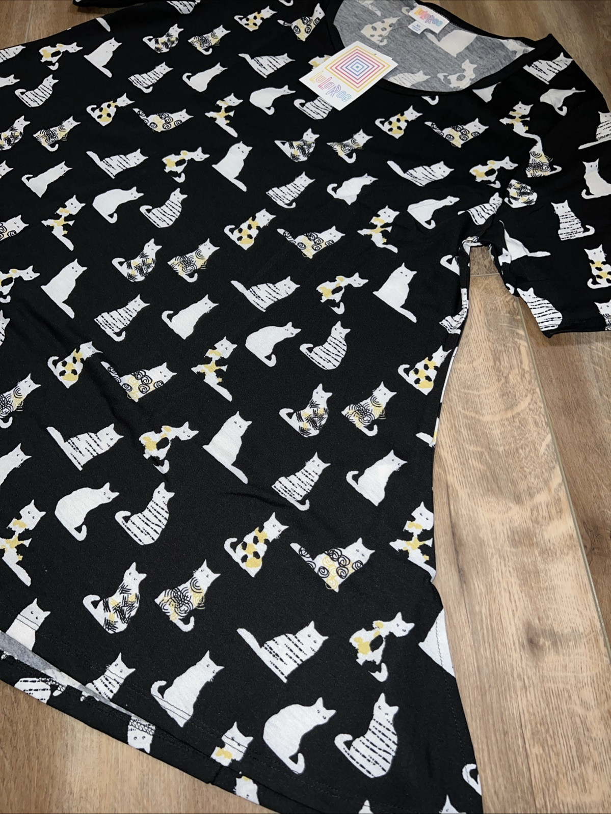 Lularoe Perfect T Tunic Medium 12/14 16 Black White Cats Kittens Animal Print 😻