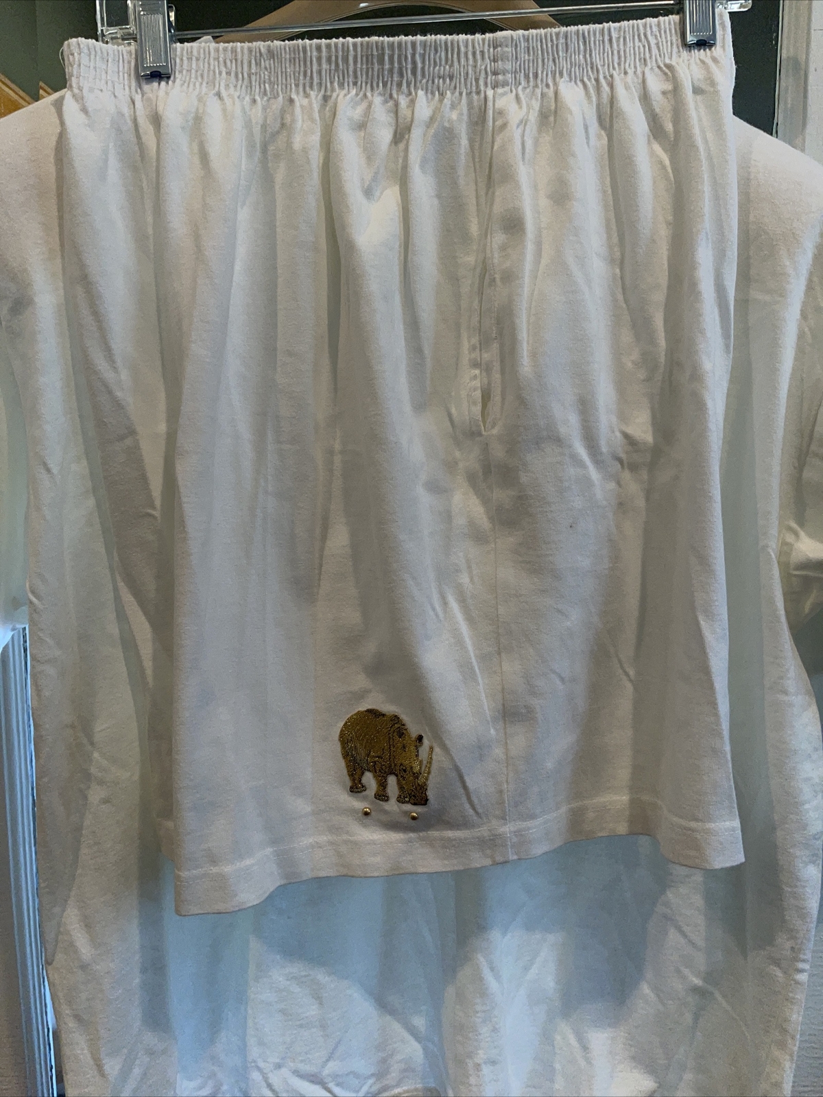 Vintage Tia Designs Shirt/Short Women’s Size XL White Gold Embroidered Animals
