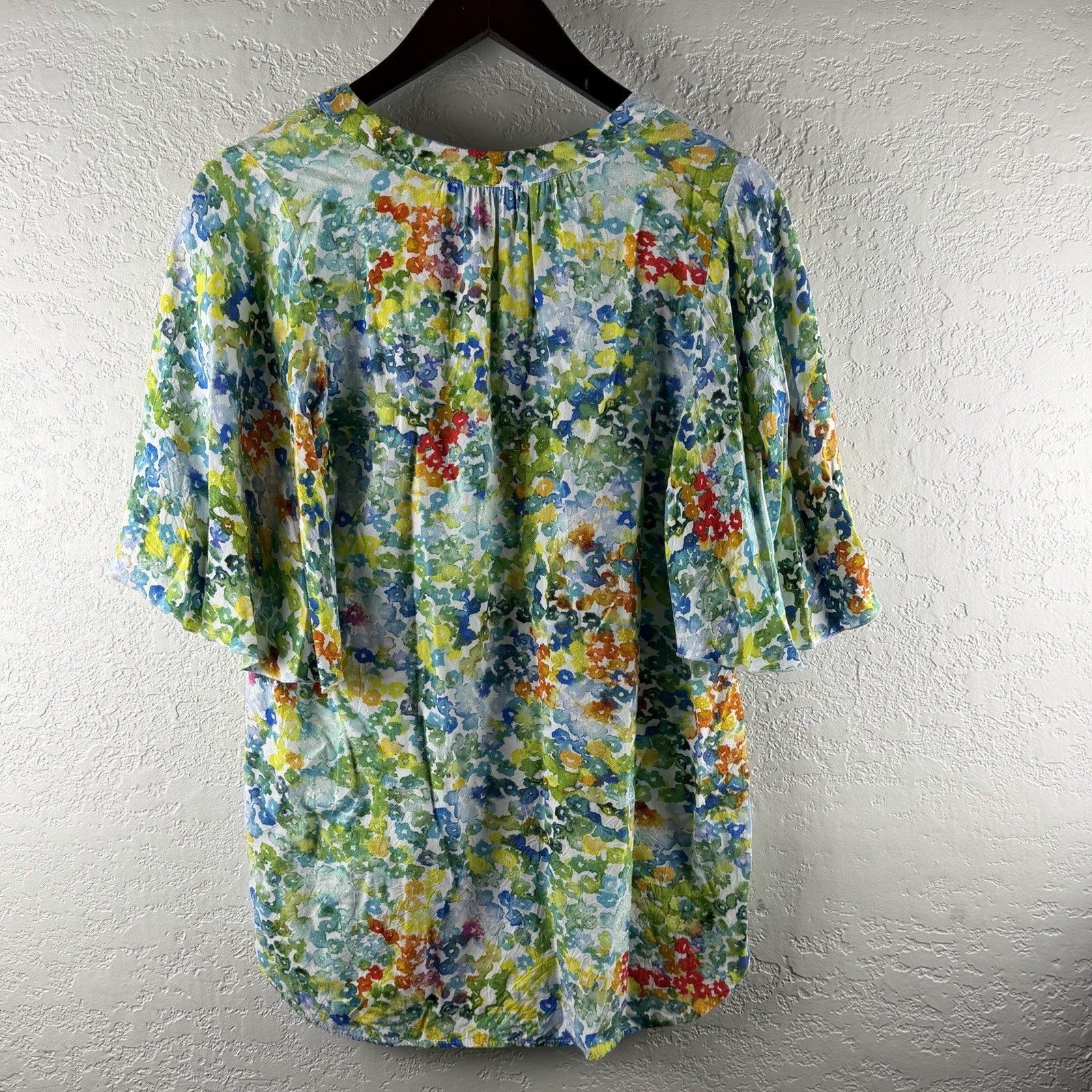 Jams World Floral Blouse Womens Small Multicolor Hawaii Rayon V Neck Flowy Top