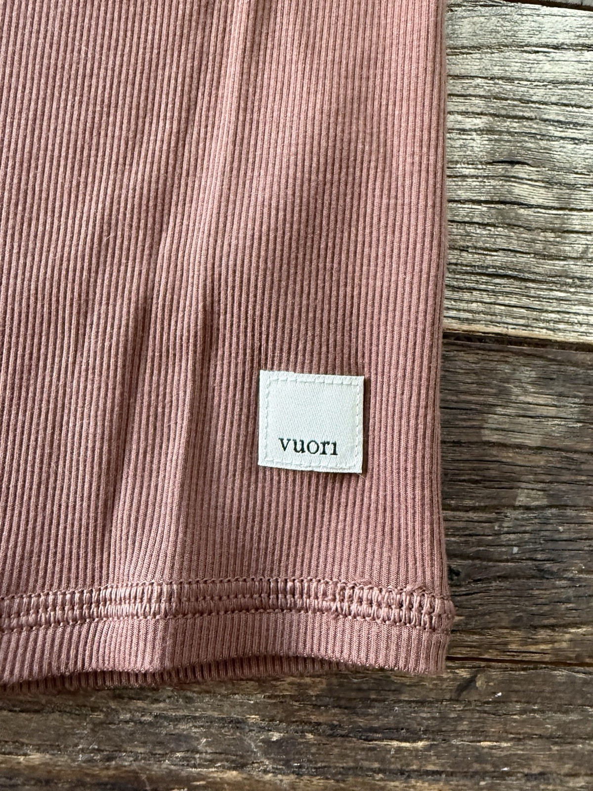 VUORI Pose Fitted Tee Ribbed Waist Length Short Sleeve T Shirt Size XS Brown