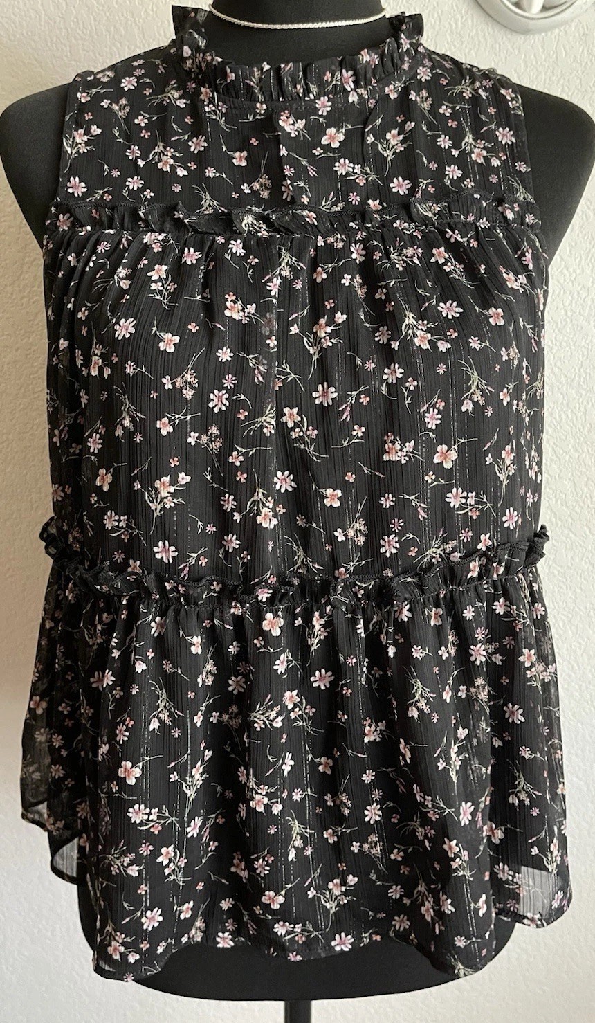 Monteau Los Angeles Women’s S Black Floral Ruffle High Neck Sleeveless Blouse