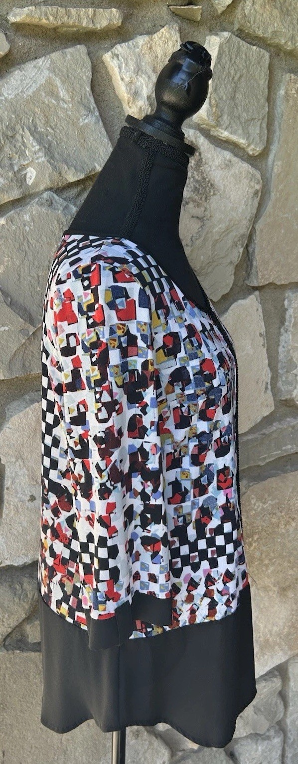 BALI Corp Top Size Medium Multicolor Geometric Print Chiffon Hem Stretch EC
