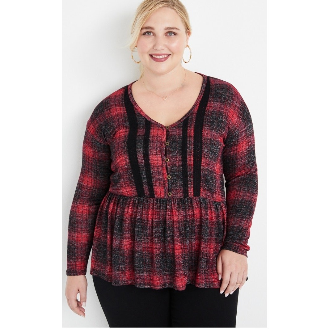 Maurice’s Women 2x Red/ Black Holiday Plaid Babydoll Flowy Stretch Blouse NEW!