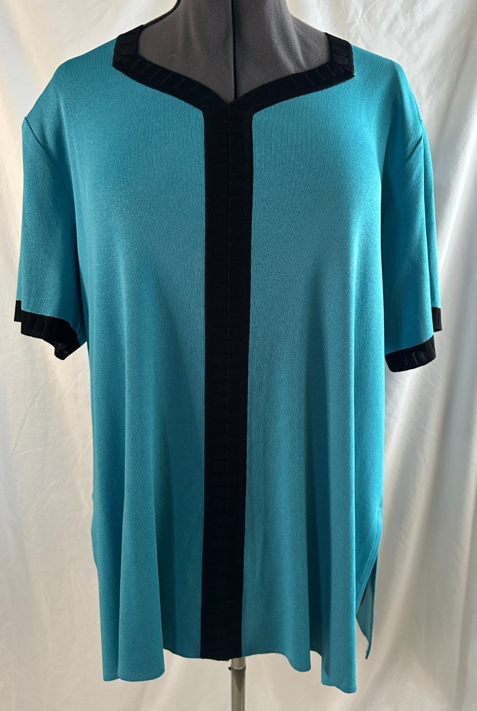 Exclusively Misook 1 piece Over the Head Blue/Black 2X