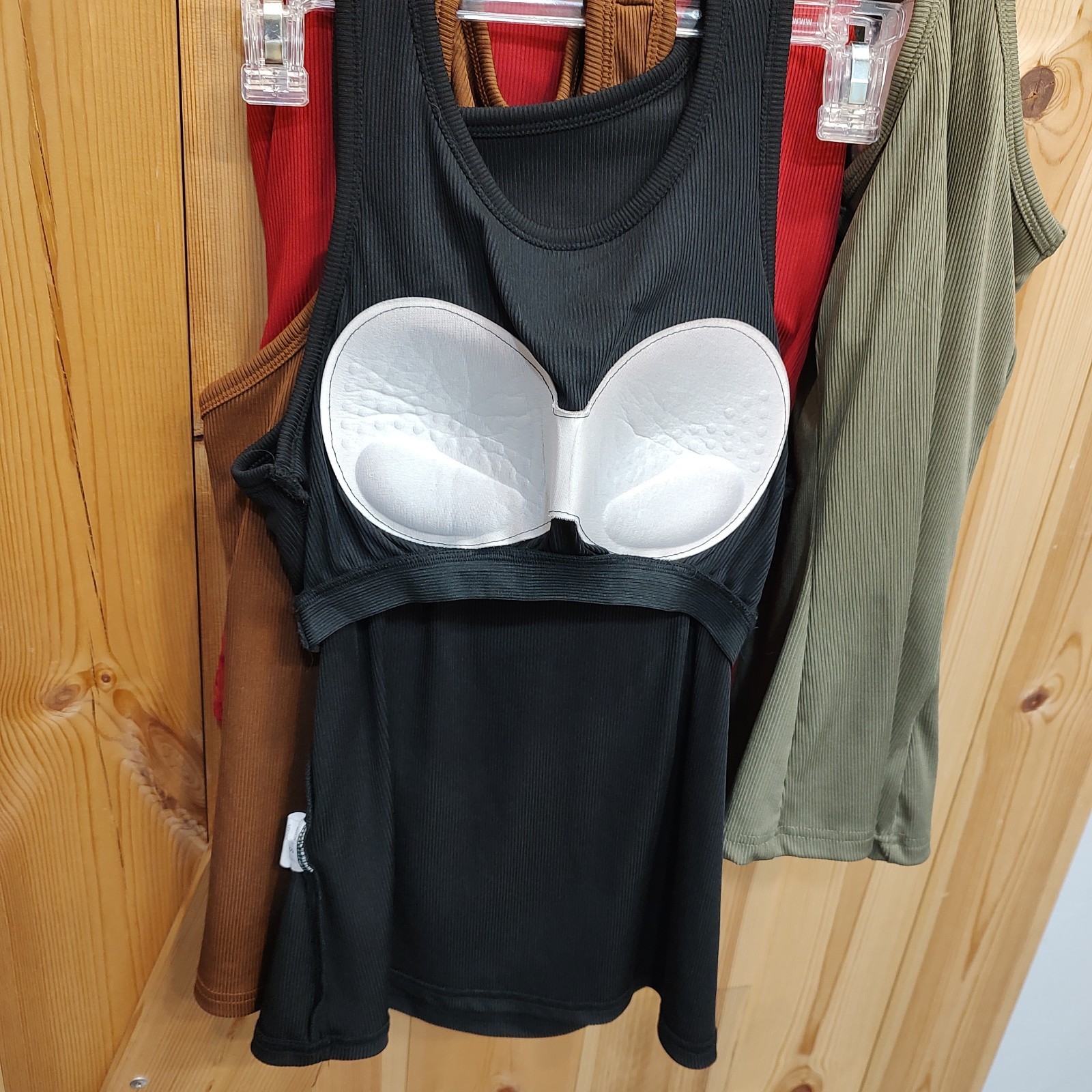 Women Ribbed Stretch Tank Built Bra Sz Small lot of four Red Green Brown Black