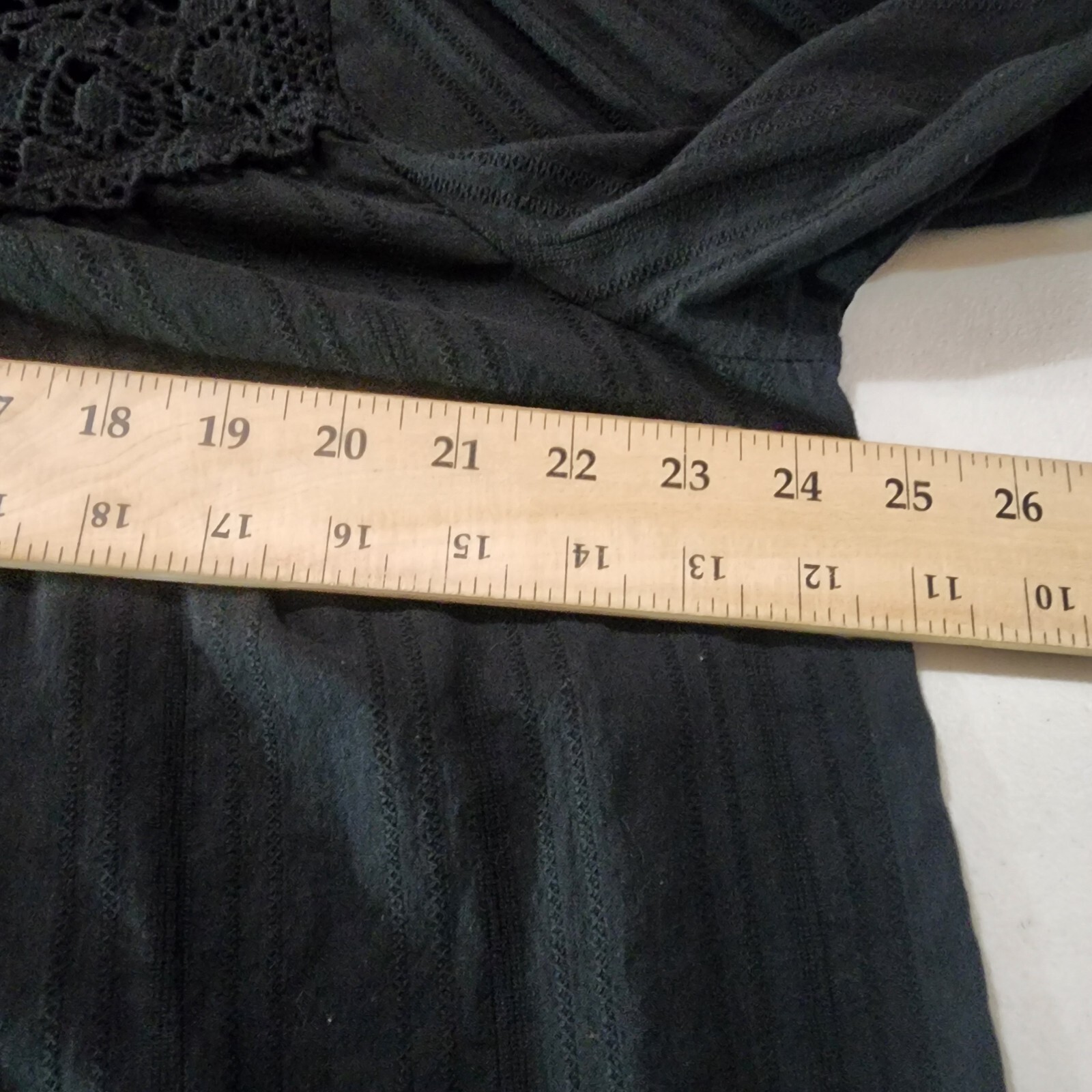 Torrid 1 Women Upper Shoulder Chest Crochet And Cuffs Accent Top 1X Black Loose