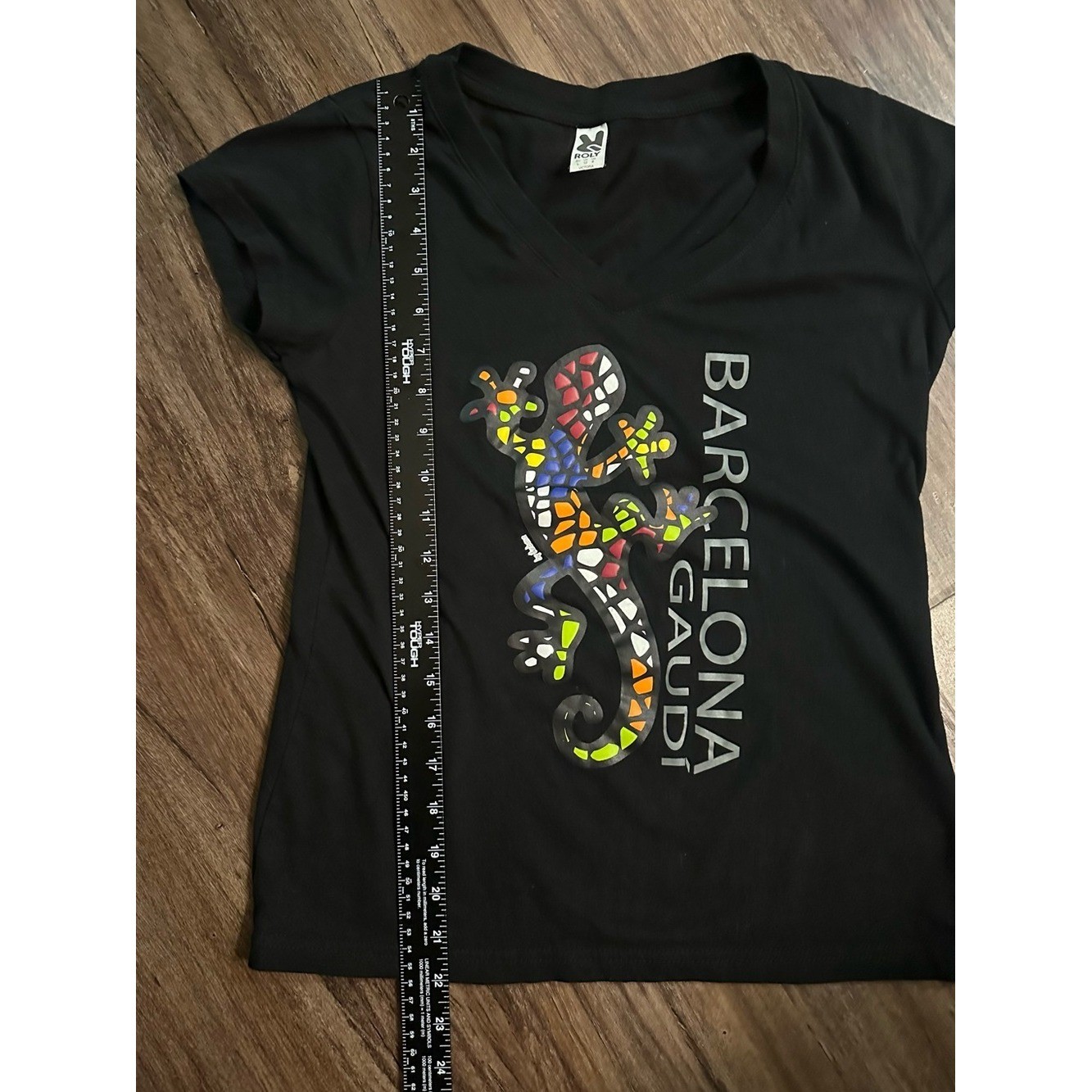 Roly Barcelona Gaudi Mosaic Gecko Tee in Black. Size 8
