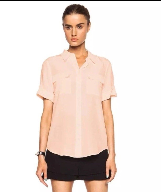 EUC Equipment Short Sleeve Slim Signature Silk Top Light Pink Size Extra Small